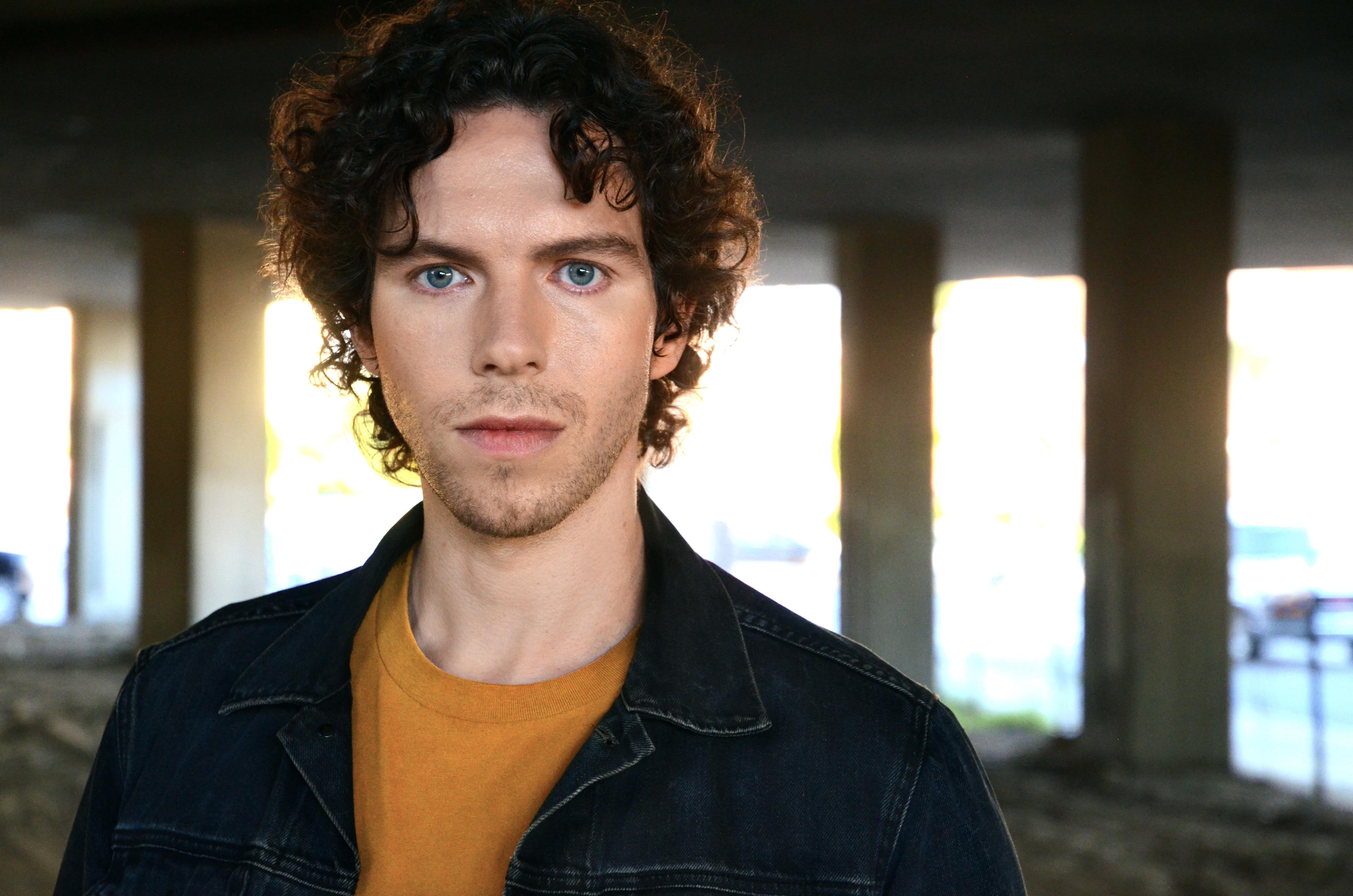 actor Jonathan Cahill large photo