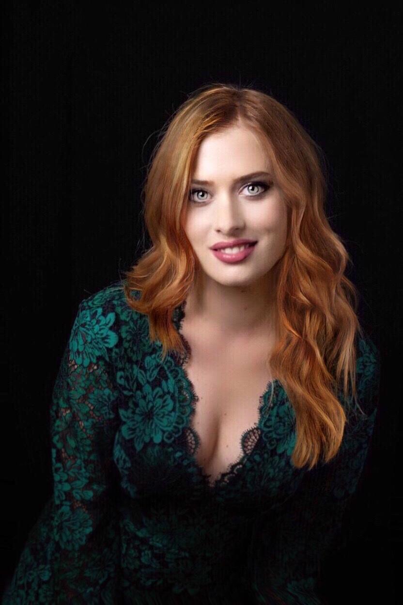 actor Mara Omaljev large photo