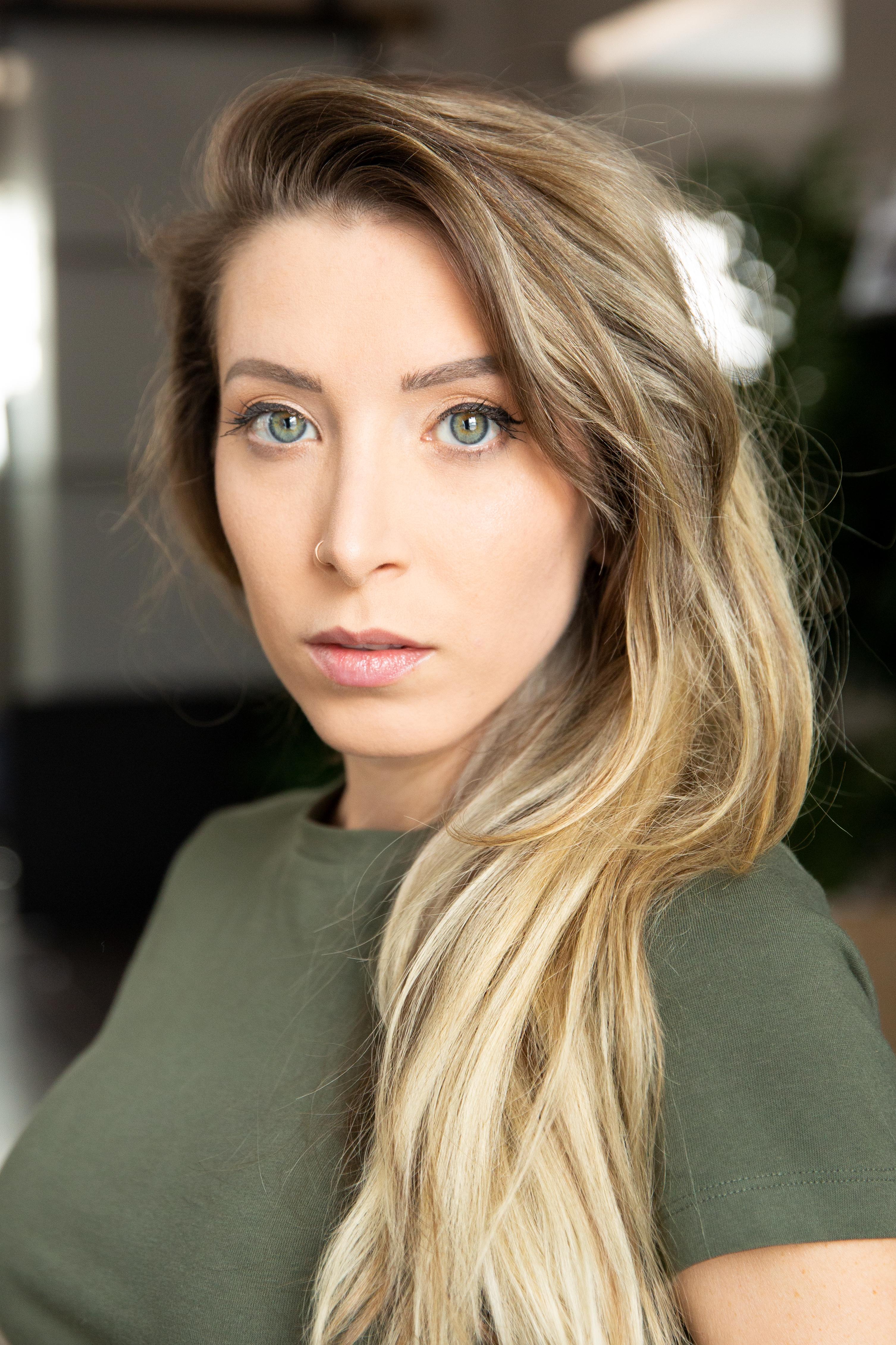 actor Jilian McLendon large photo