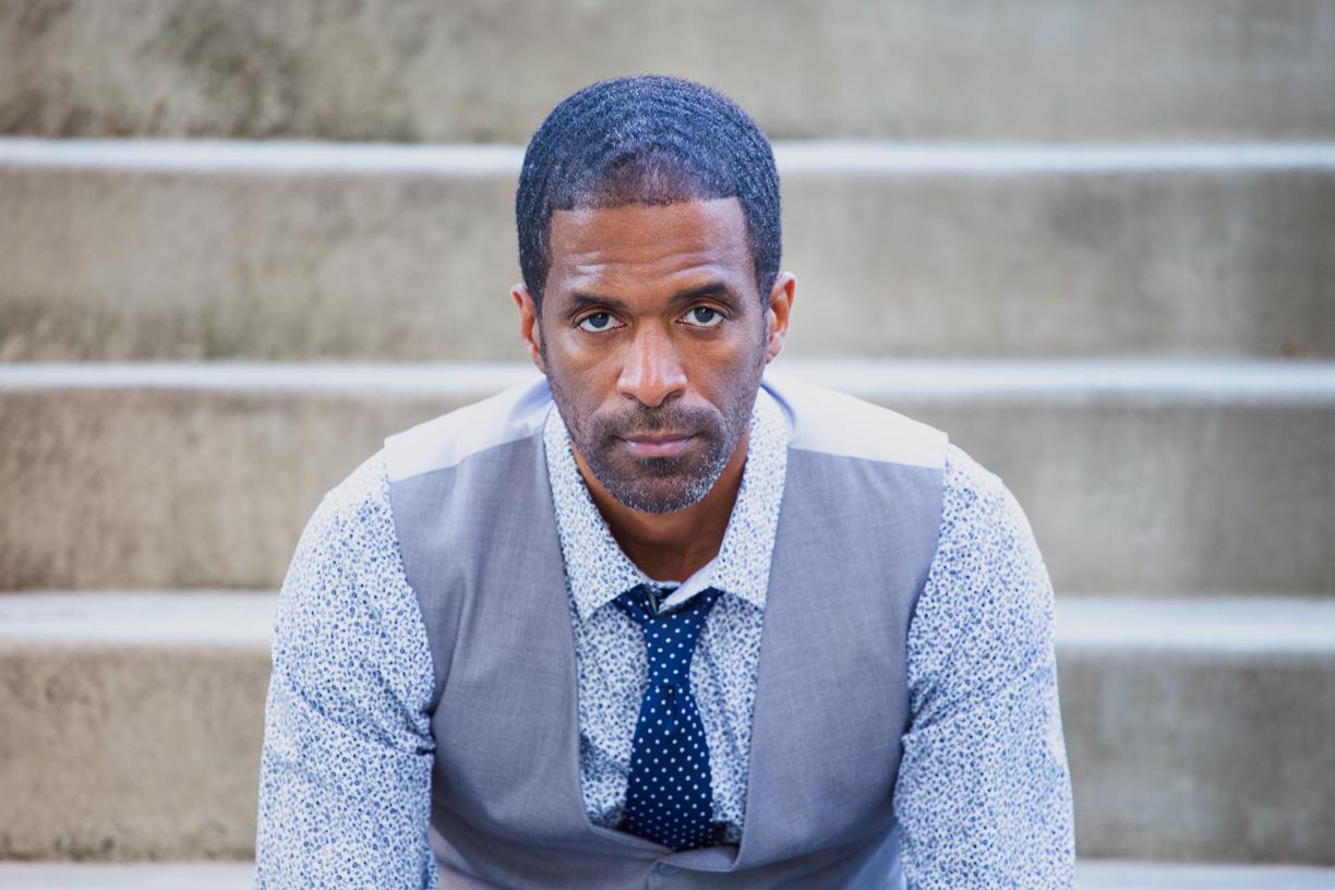 actor Christopher Harvey large photo