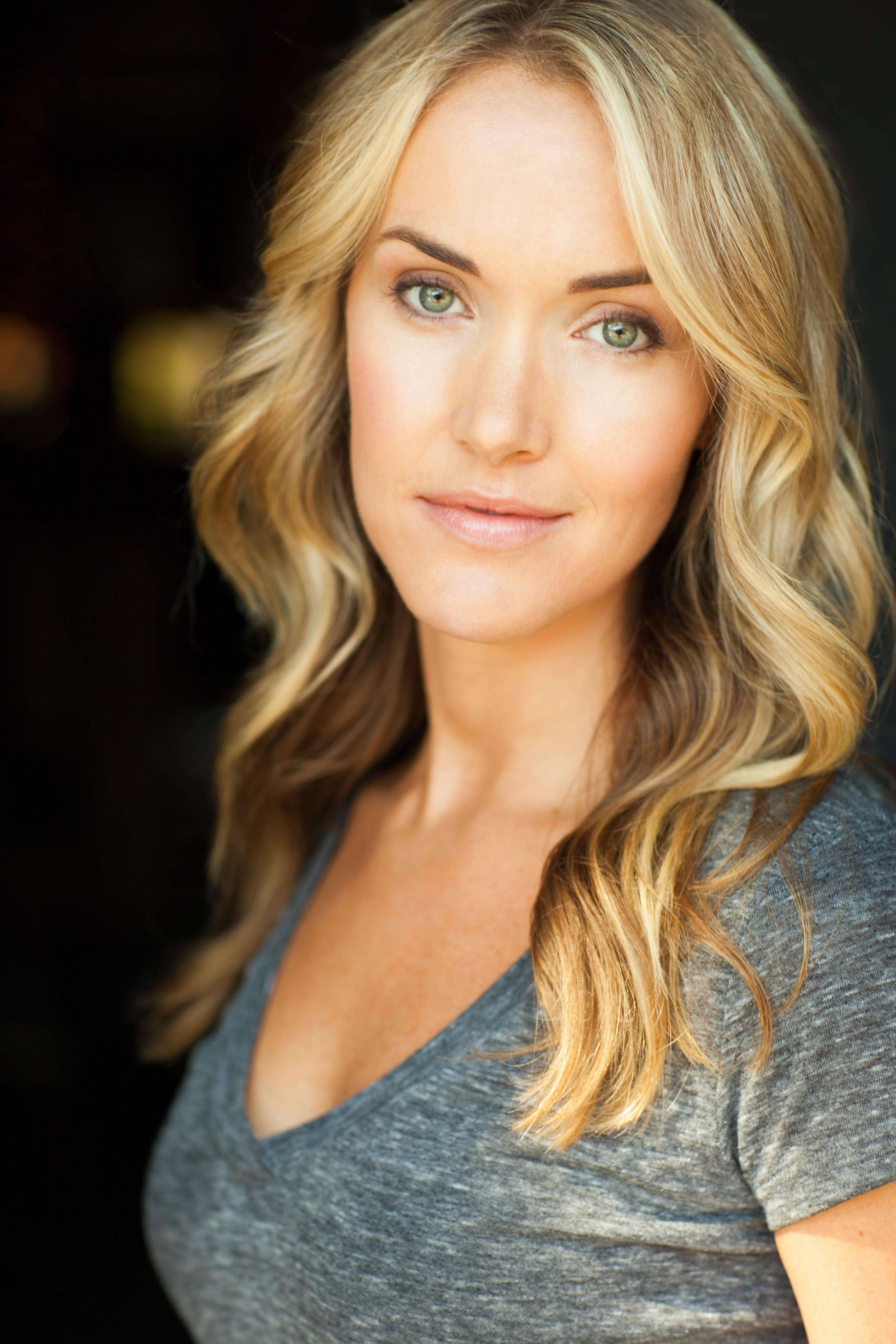 actor Sarah Burkhardt large photo