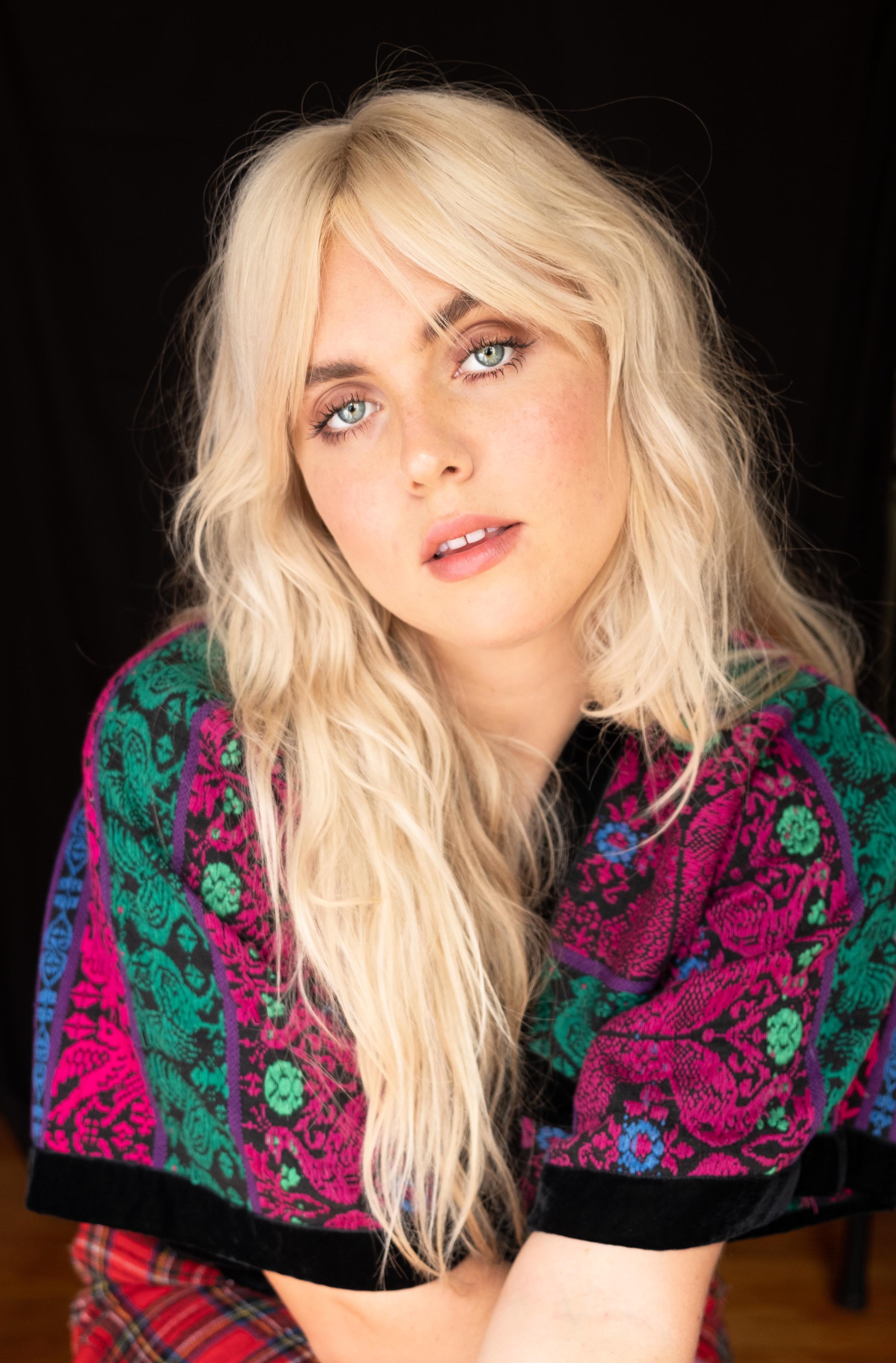 actor Emily Kimball large photo