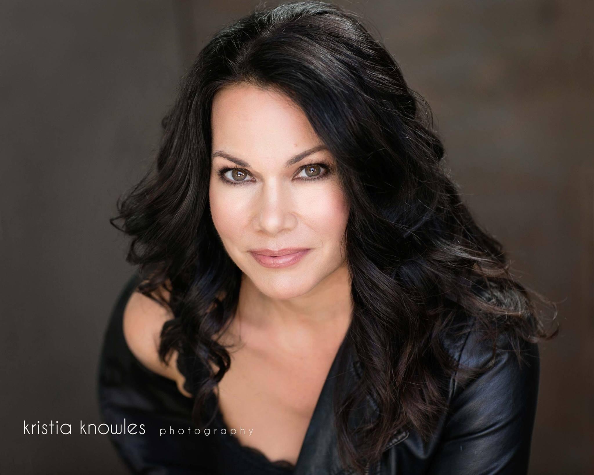 actor Elena Varela large photo