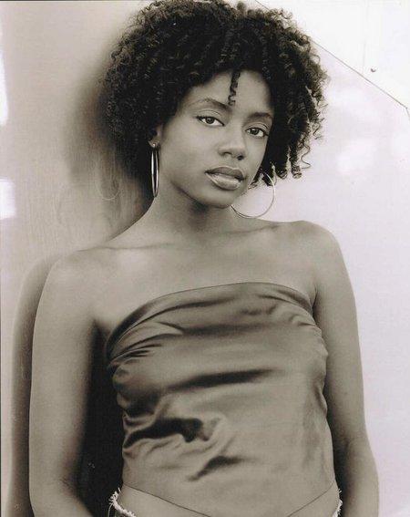 actor Niki J. Crawford large photo