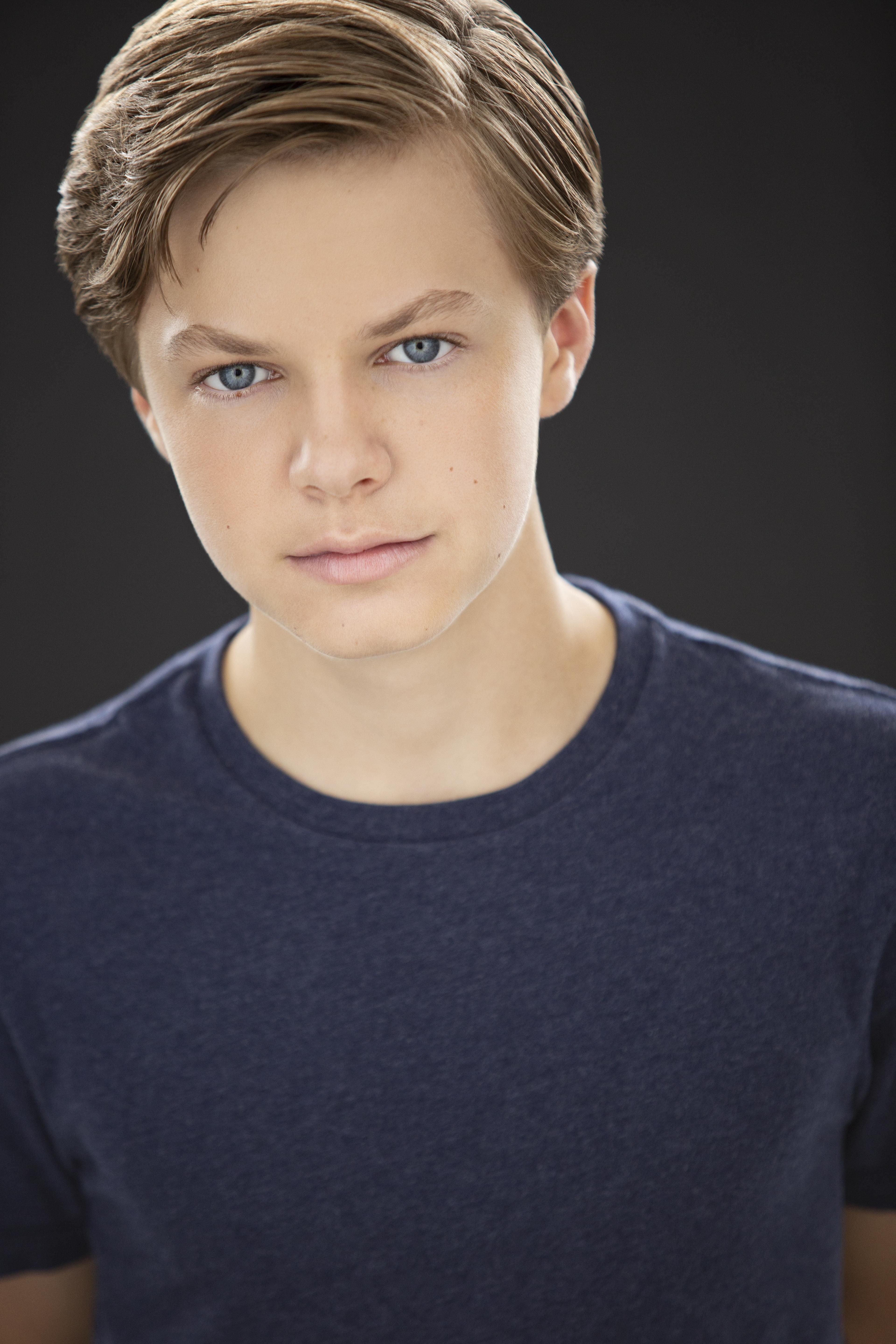 actor Tanner Flood large photo