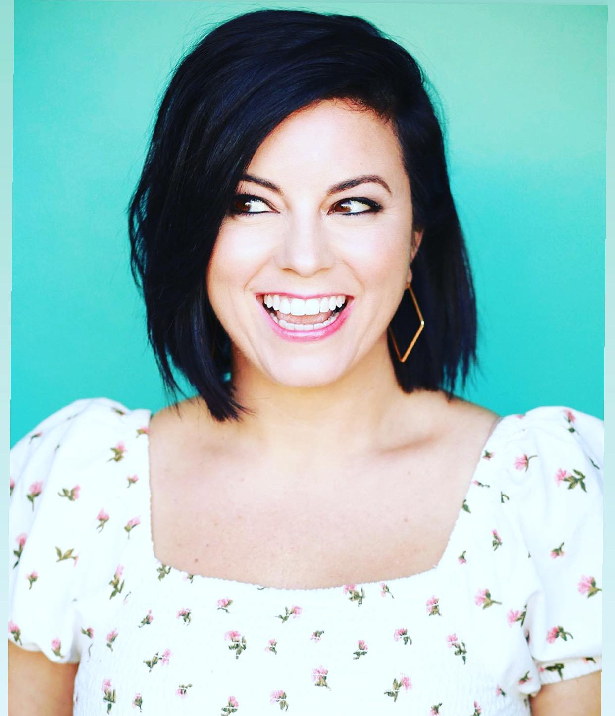 actor Renee Gauthier large photo