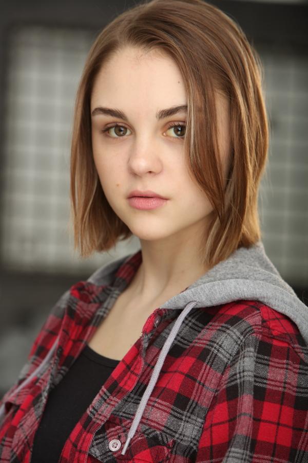 actor Grace Powell large photo