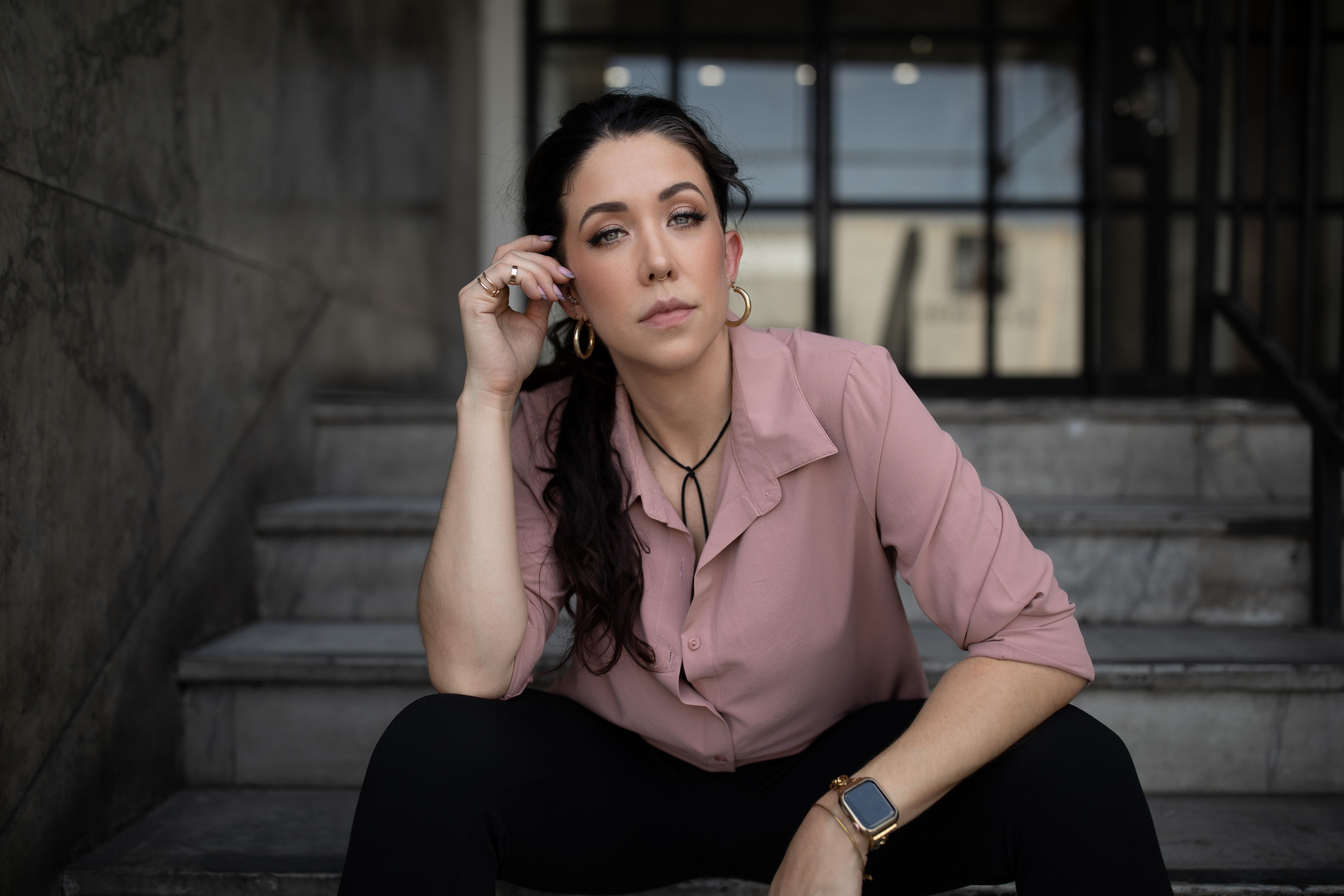 actor Kristyn Evelyn large photo