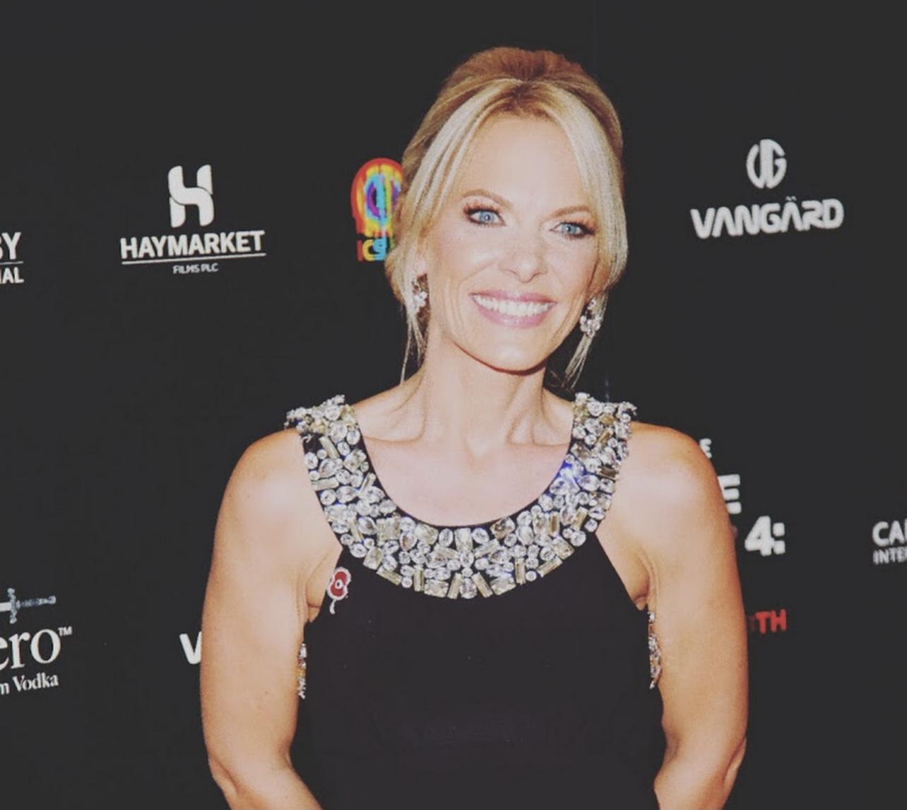 actor Katie Roe Carr large photo