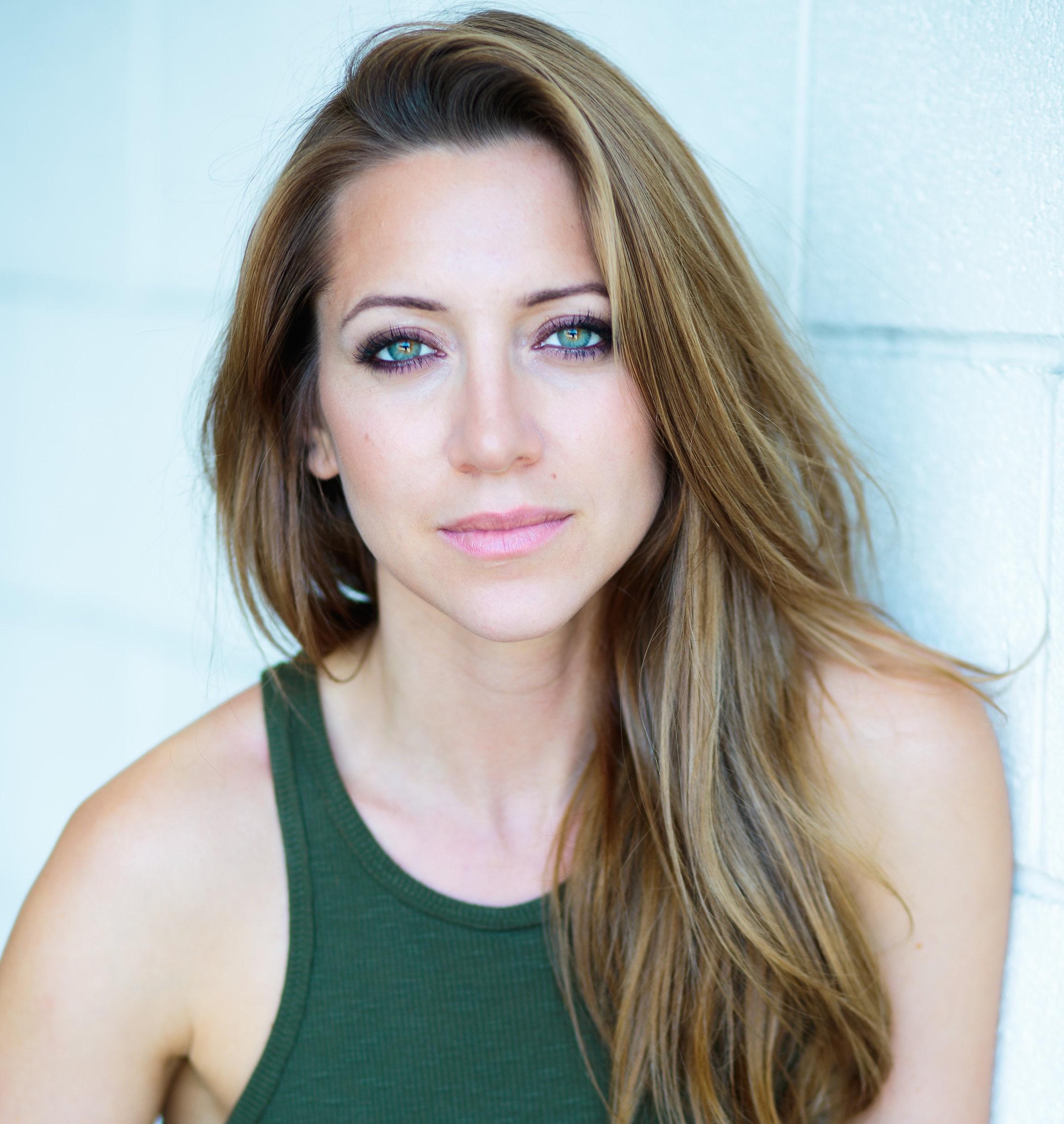 actor Anna Rose Moore large photo