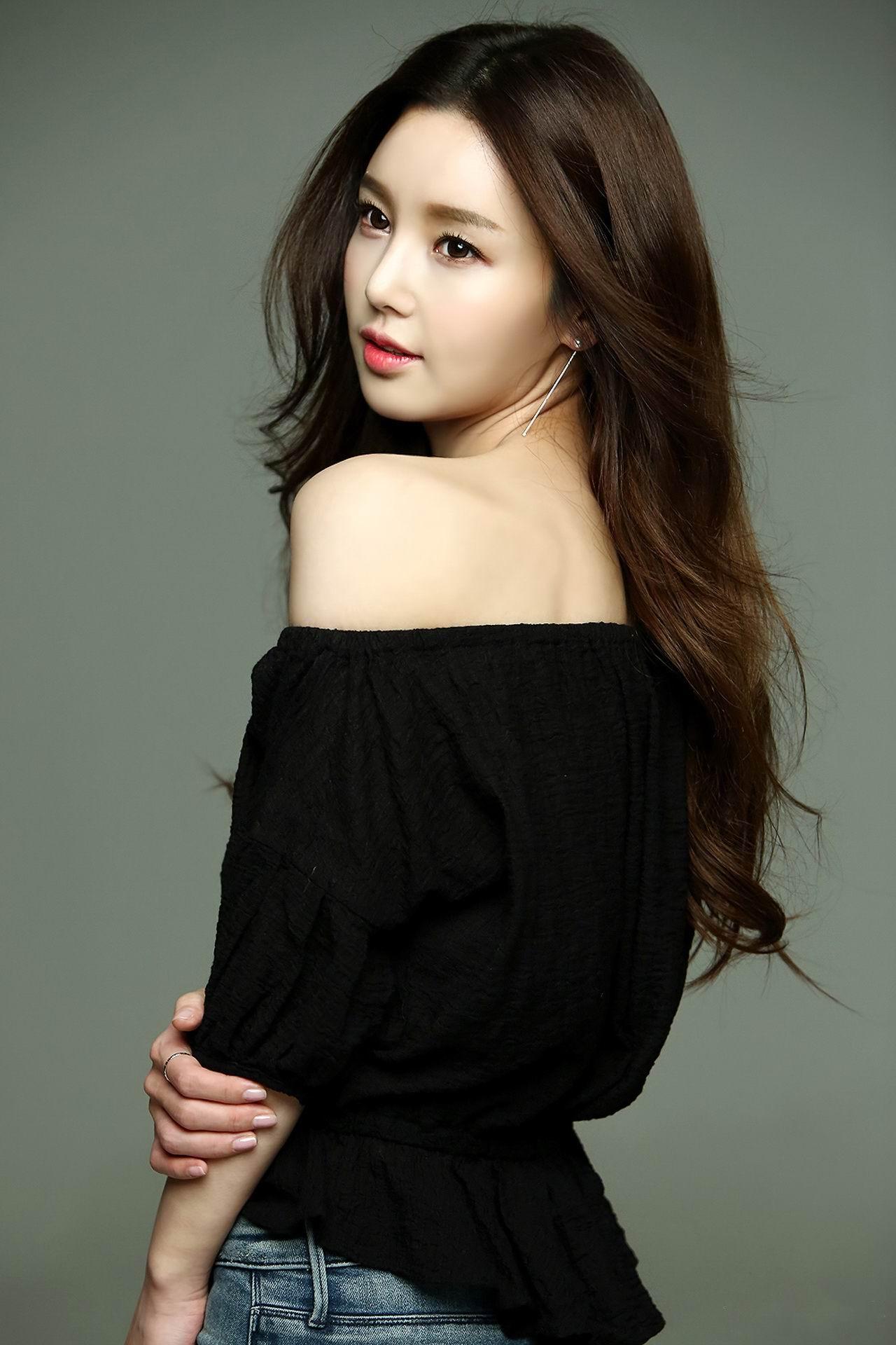 actor Gyu-ri Nam large photo