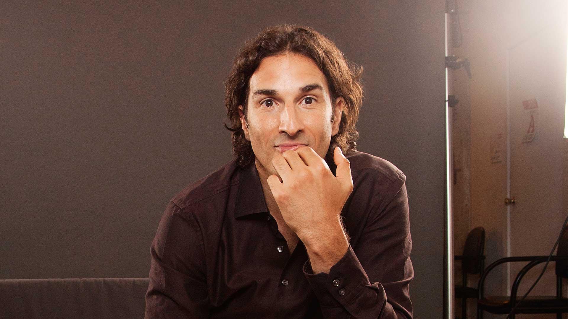 actor Gary Gulman large photo