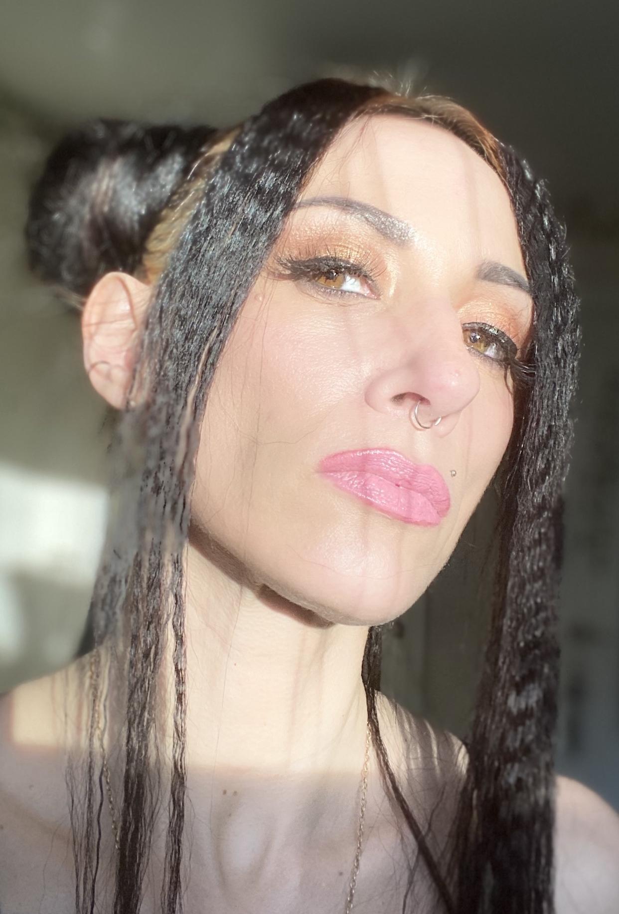 actor Tara DiPetrillo large photo