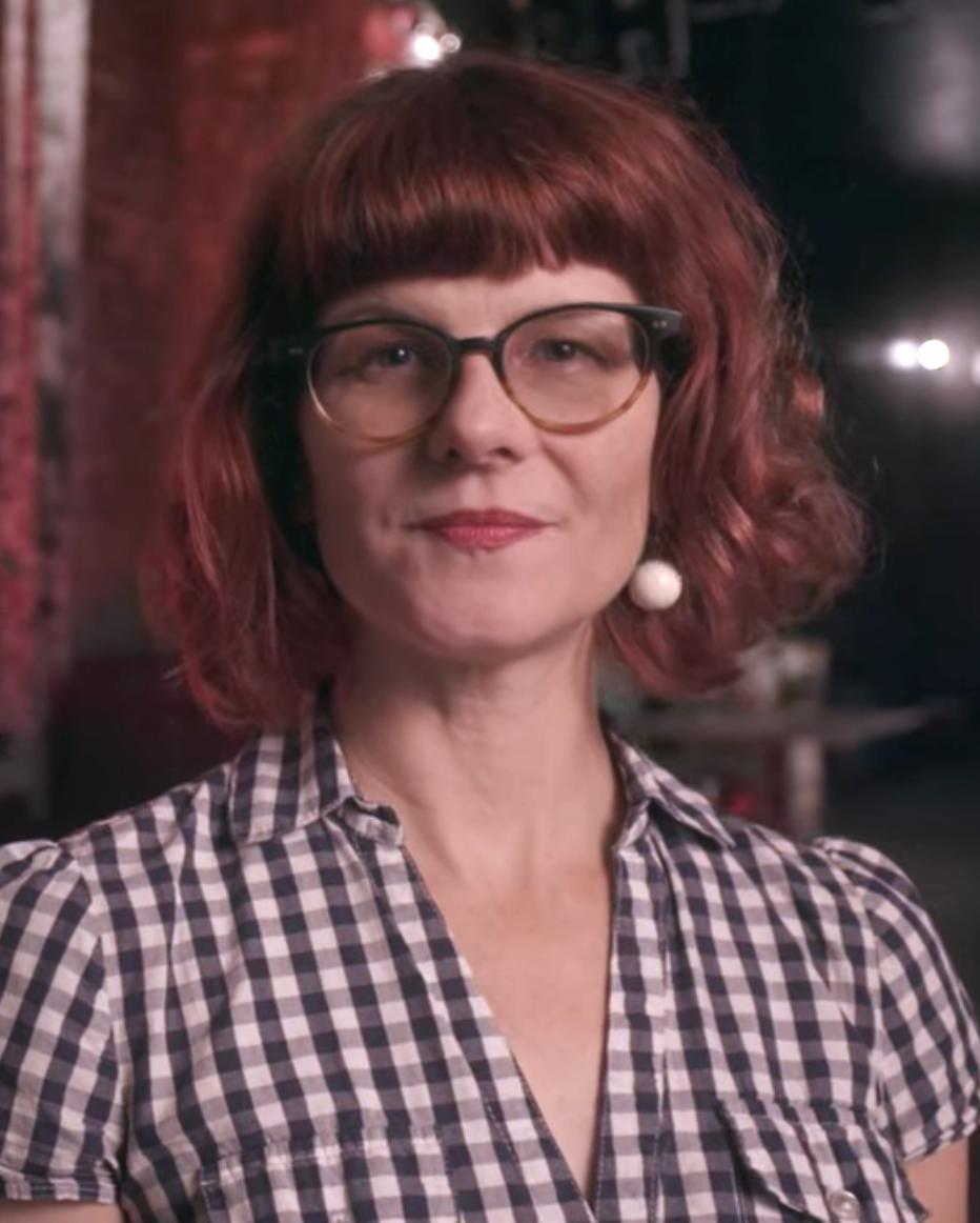 actor Allison Wolfe large photo