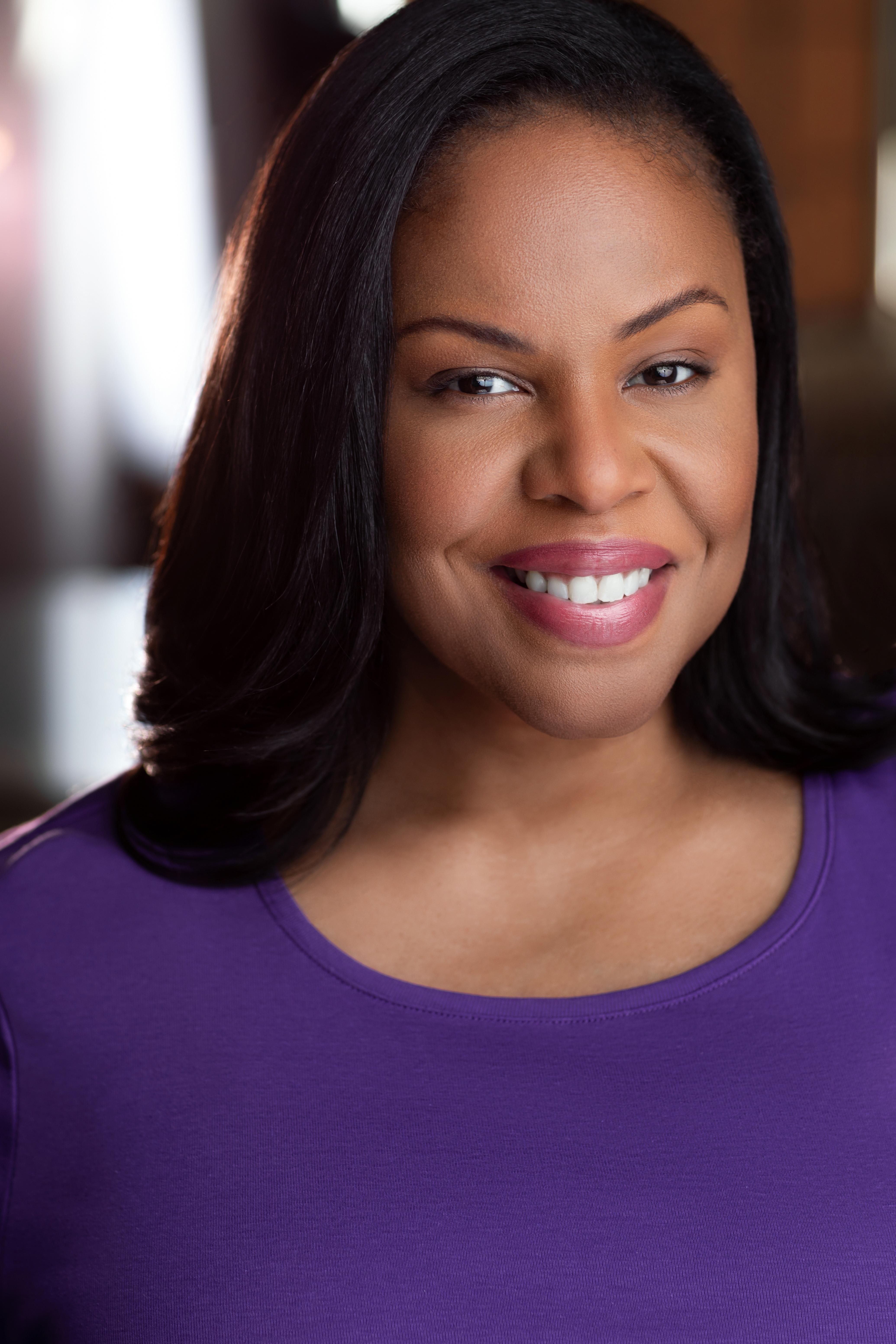 actor Alicia Cuthbertson large photo