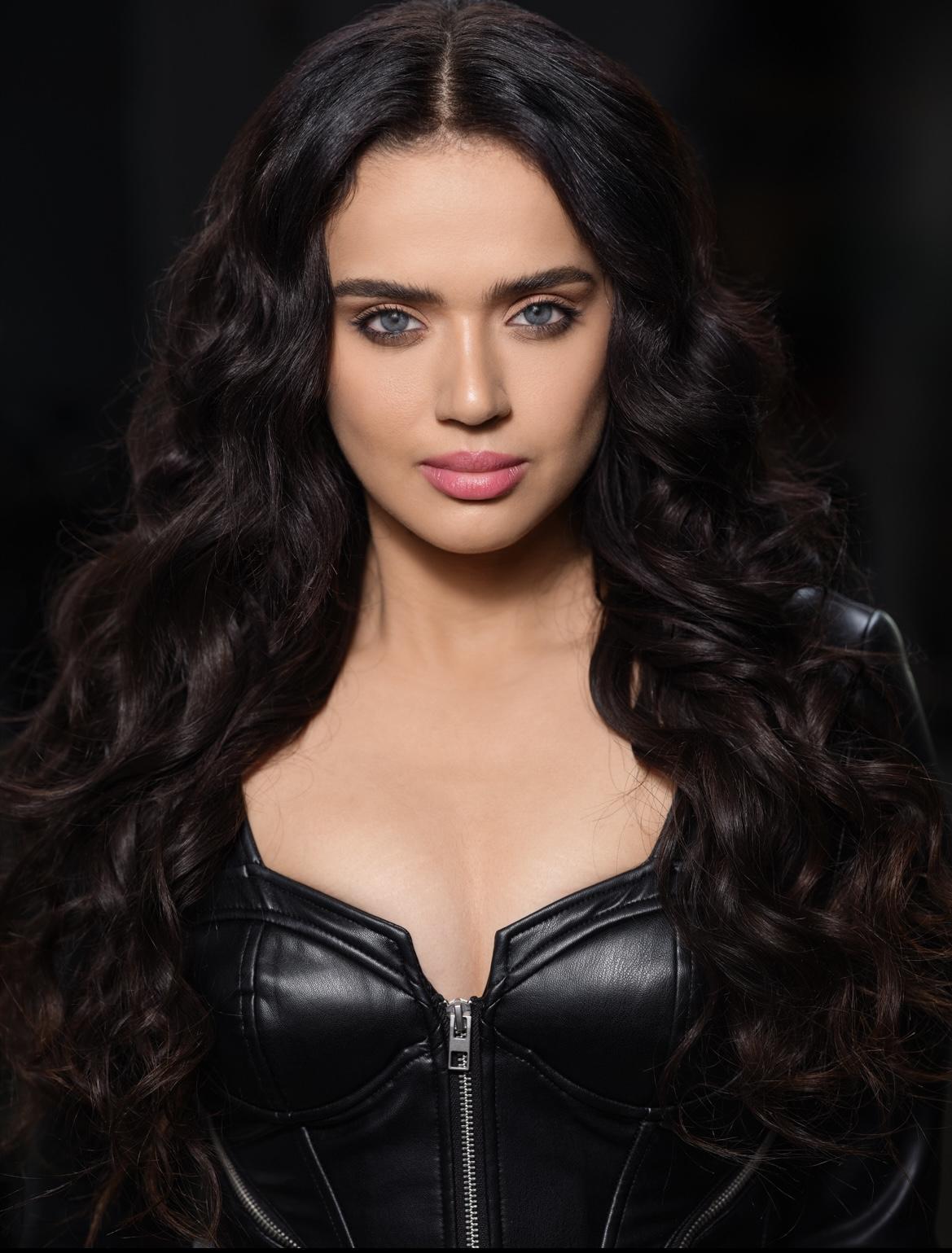 actor Natasha Maymon large photo