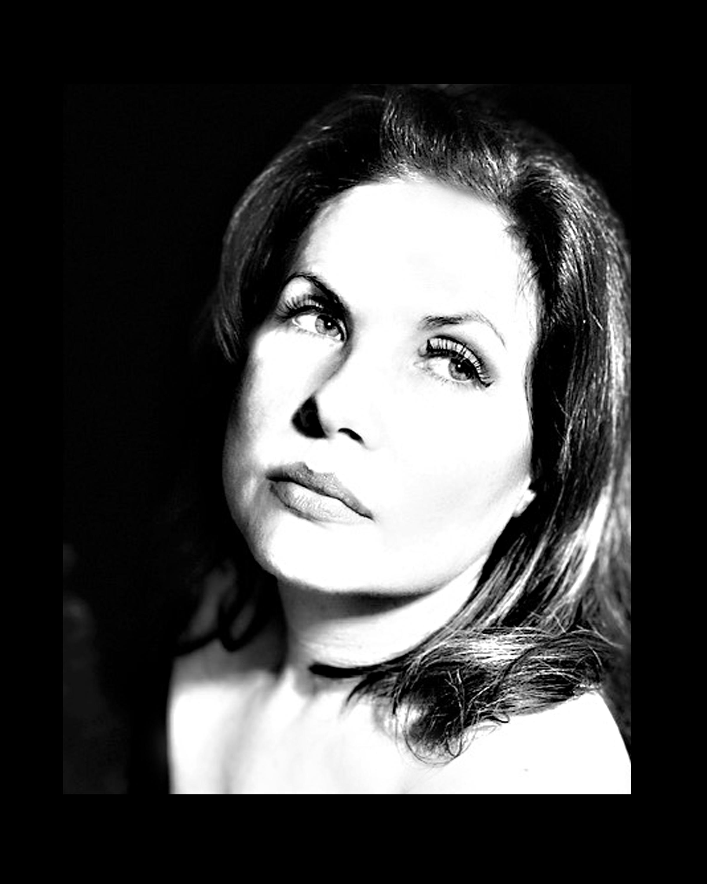 actor Lisa Arcaro large photo