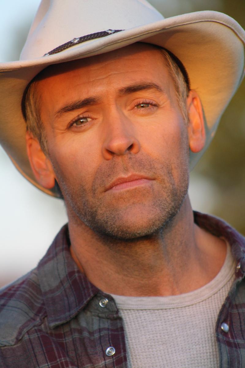 actor Marc Raymond large photo