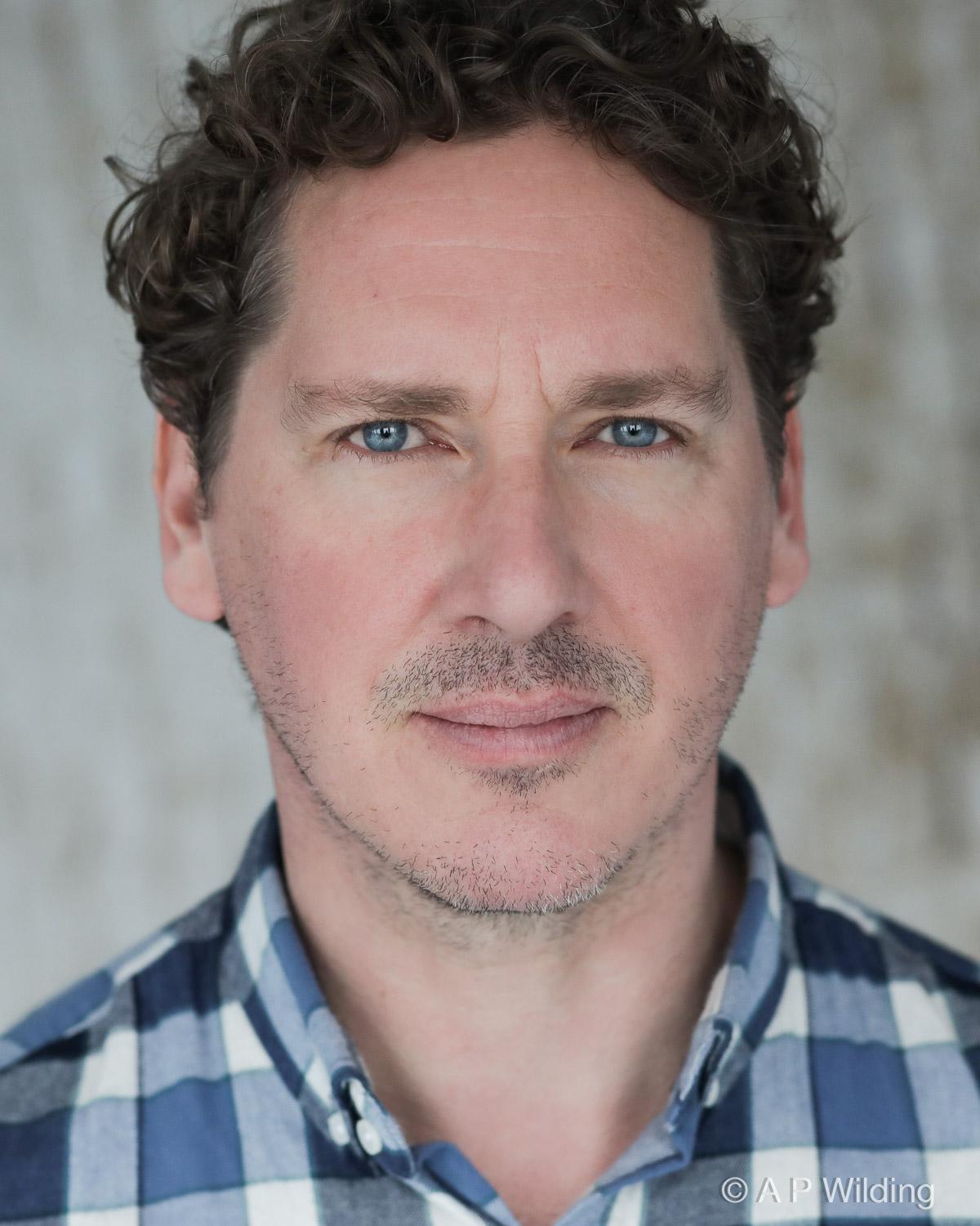 actor Jamie Lee-Hill large photo