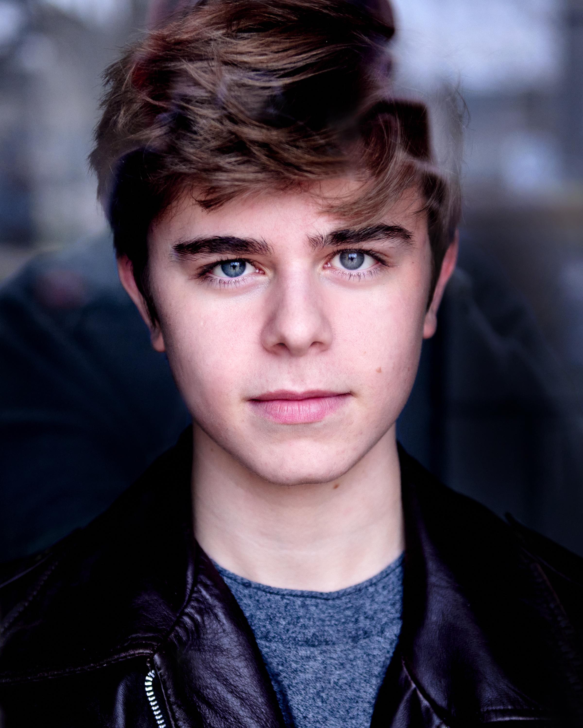 actor Alexander Elliot large photo