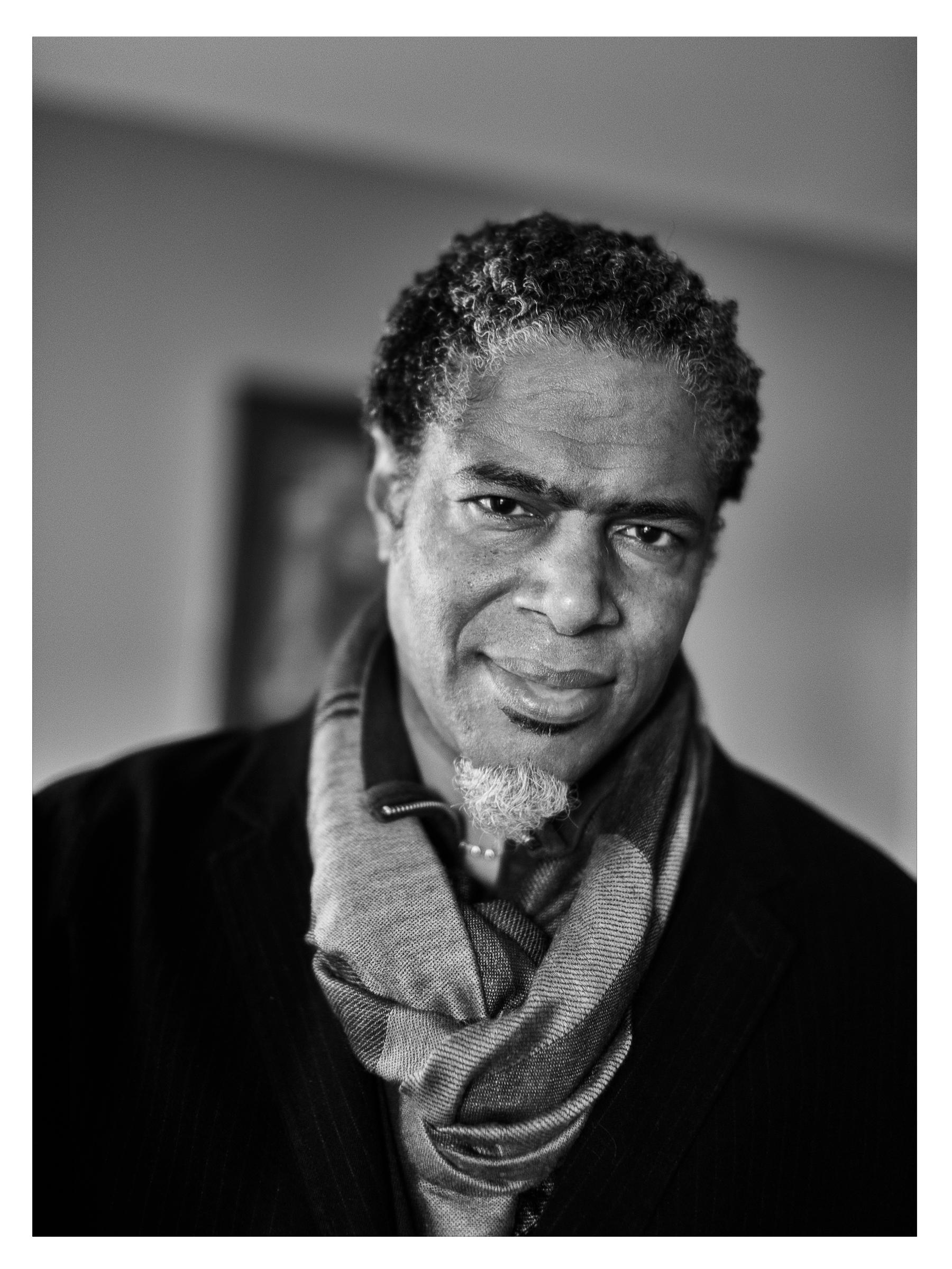 actor Ali LeRoi large photo