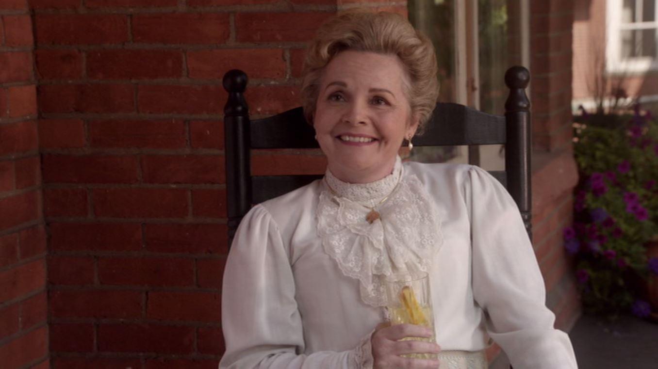 actor Collette Micks large photo