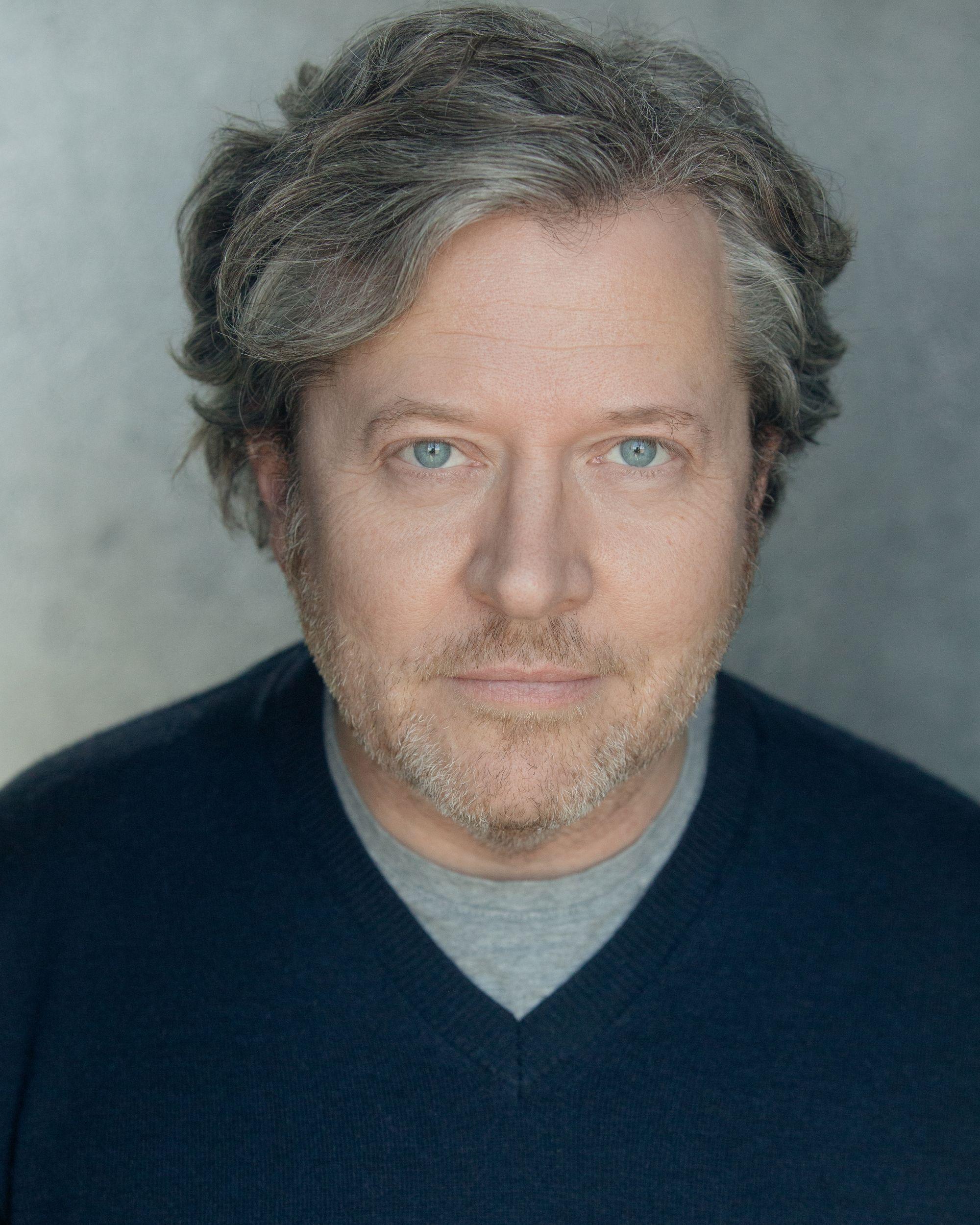 actor Simon Hepworth large photo