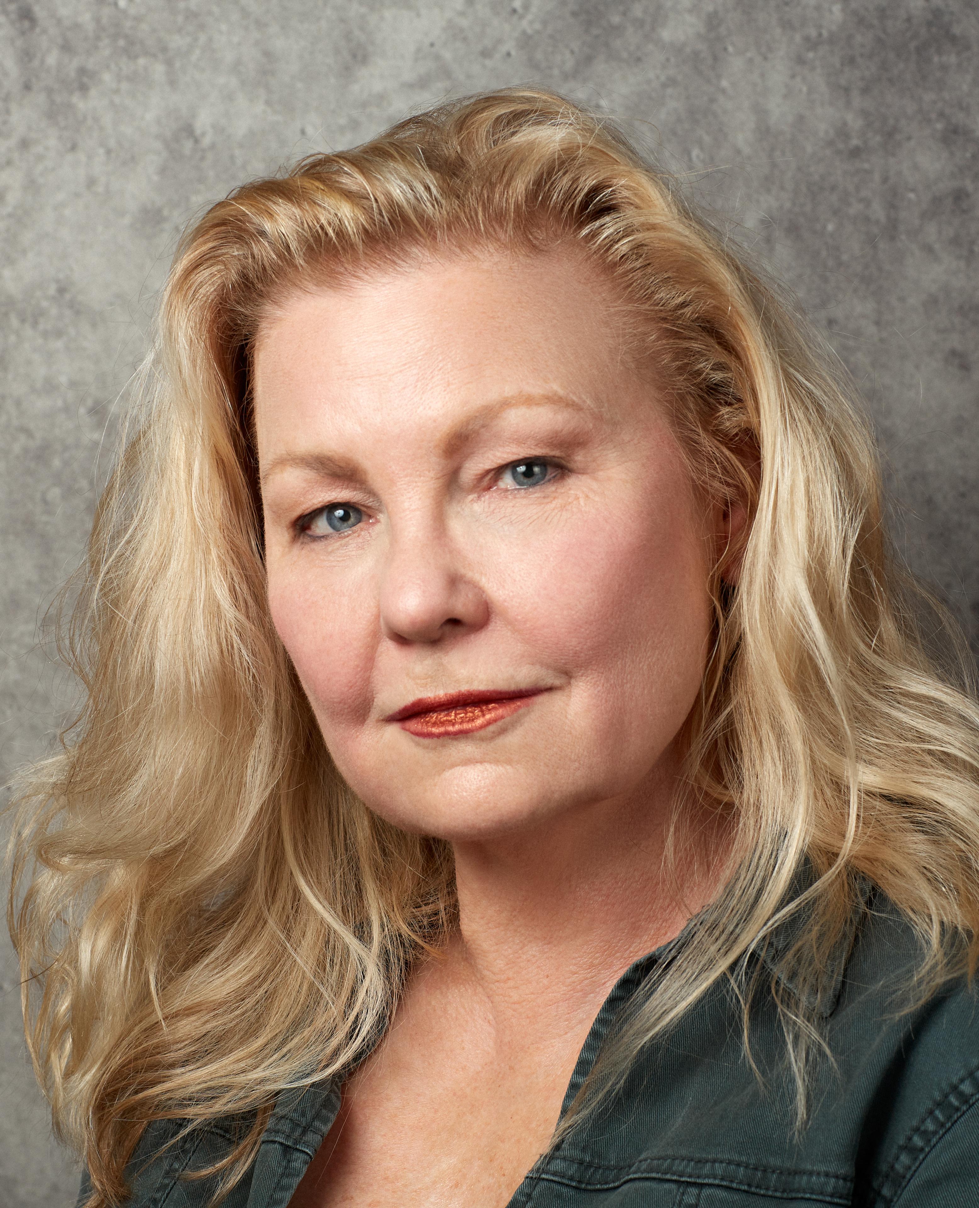 actor Sandra Cruze large photo