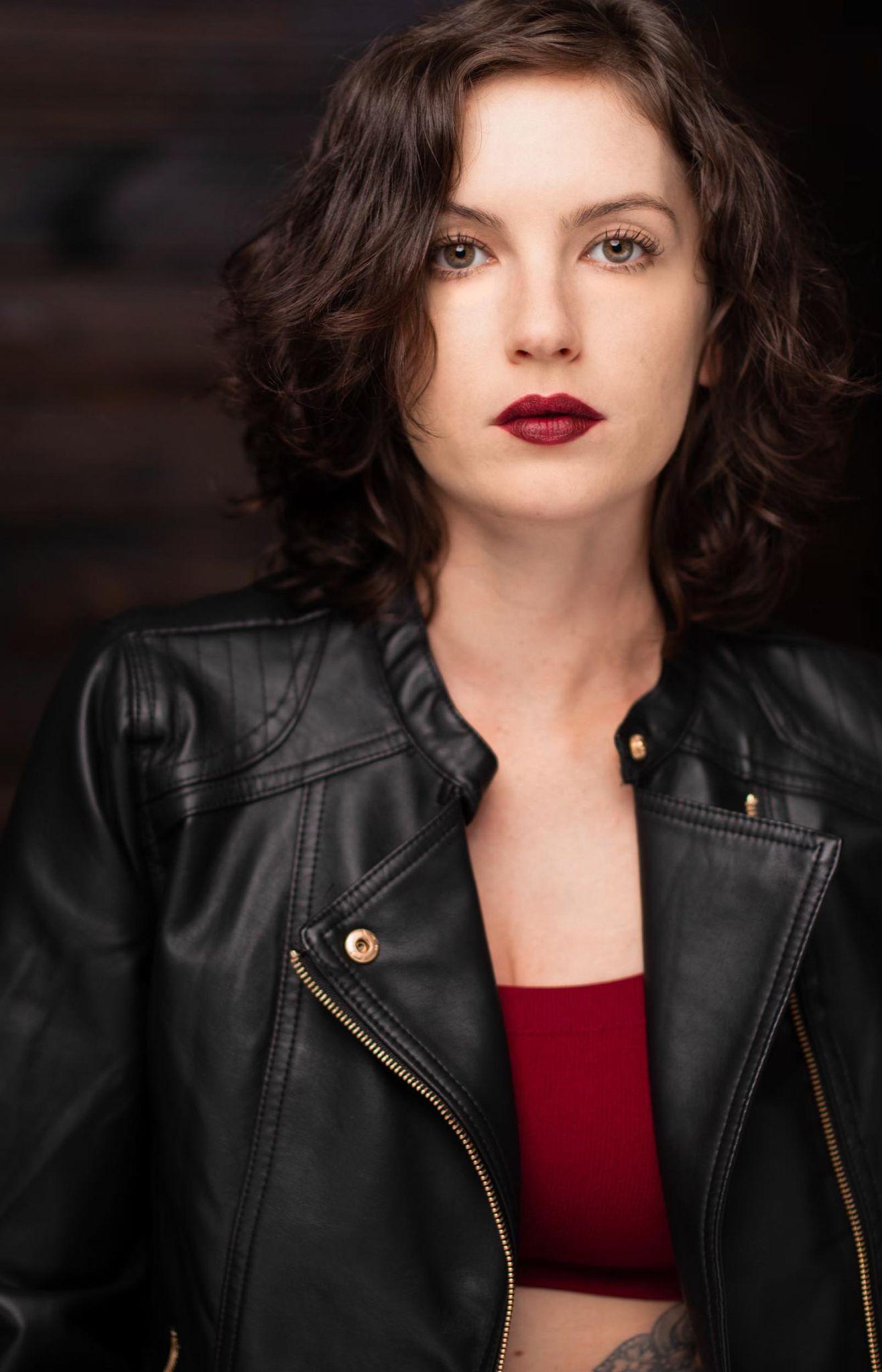 actor Haley Leary large photo