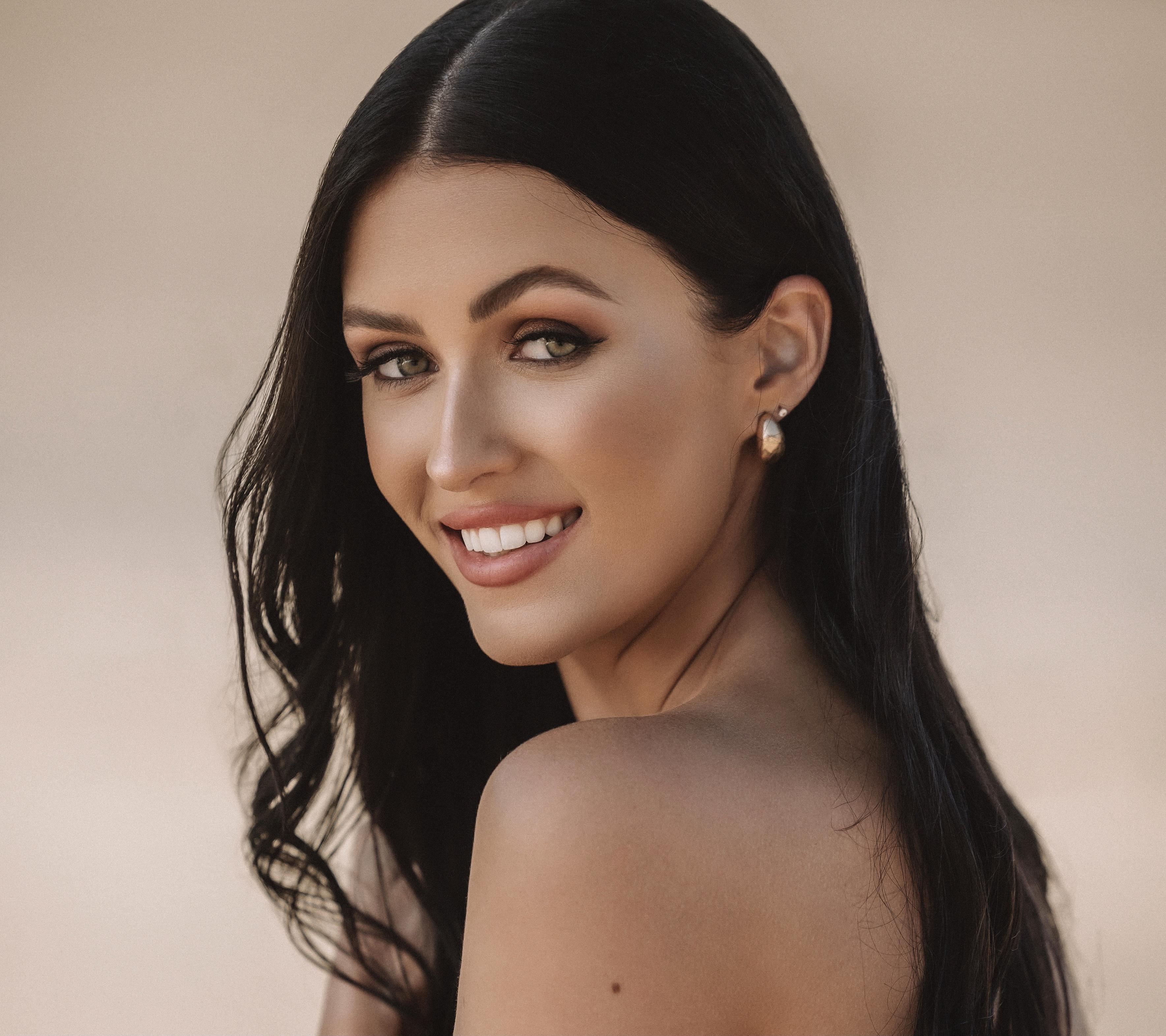 actor Jacinta Cahill large photo