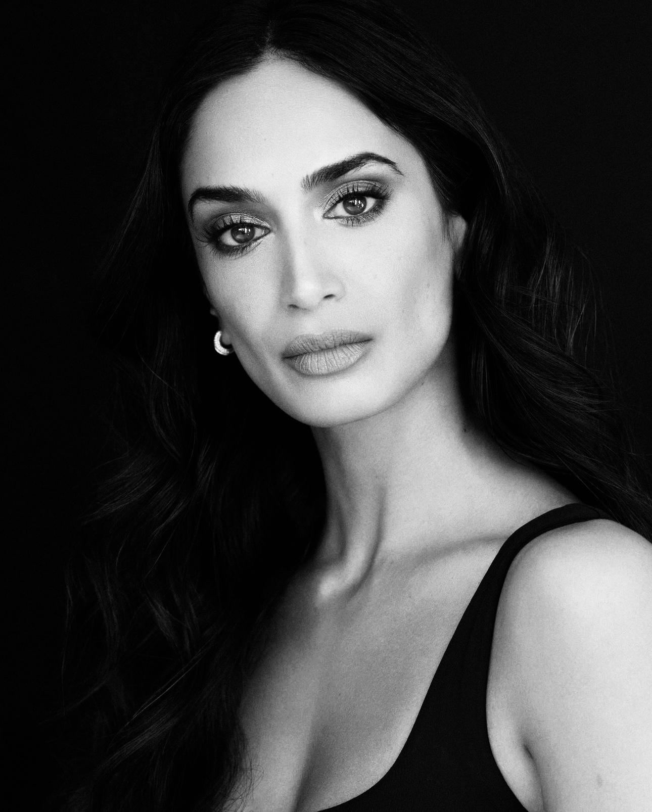 actor Elishia Perosa large photo