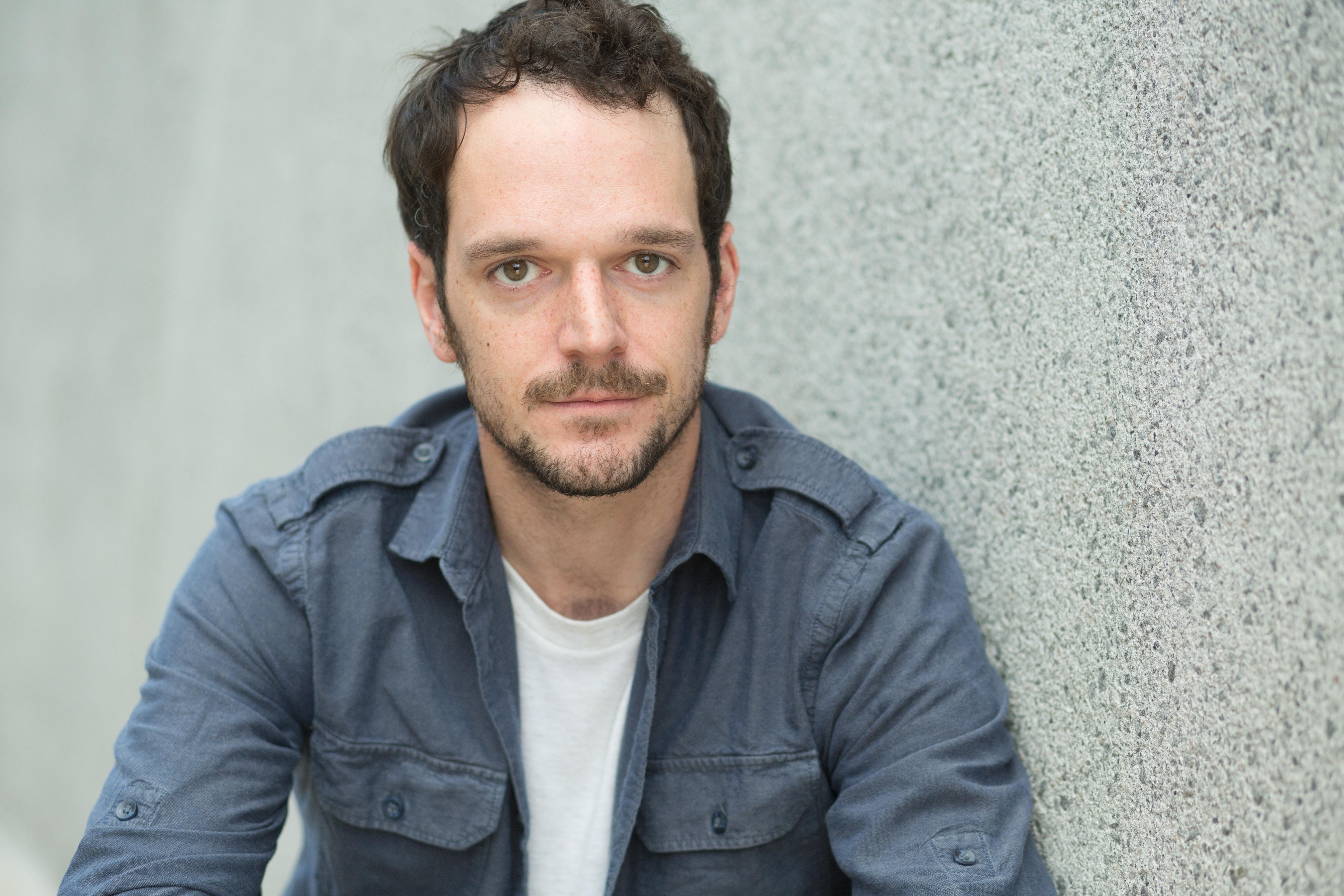 actor Ryan Barry large photo