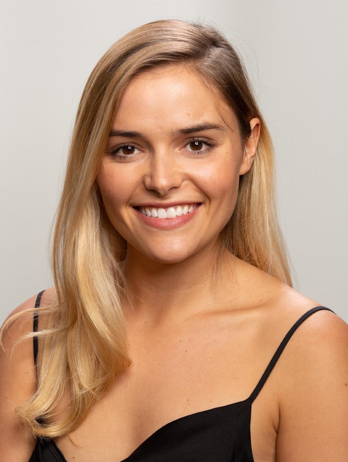 actor Tess Fowler large photo