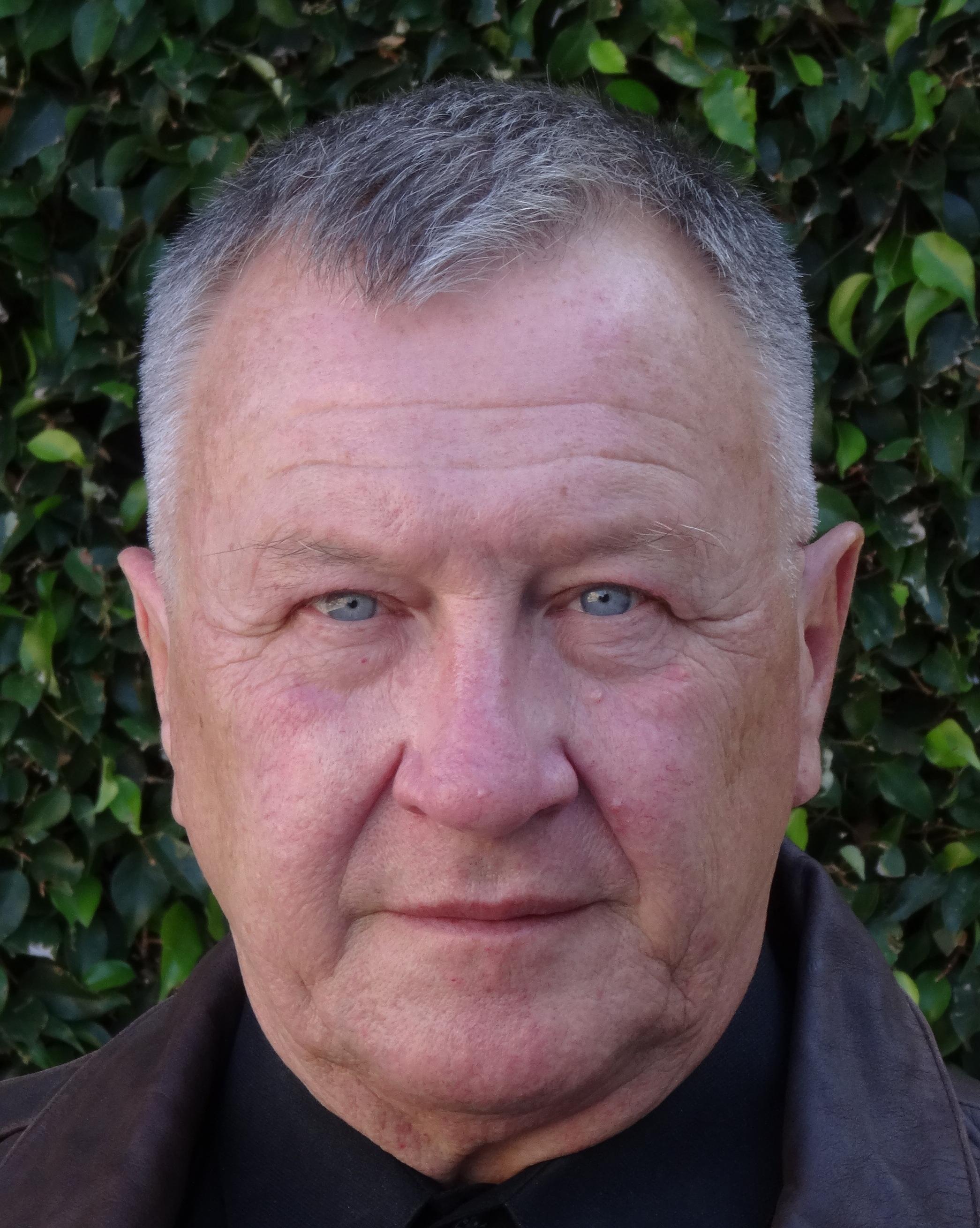 actor Steve Eoff large photo