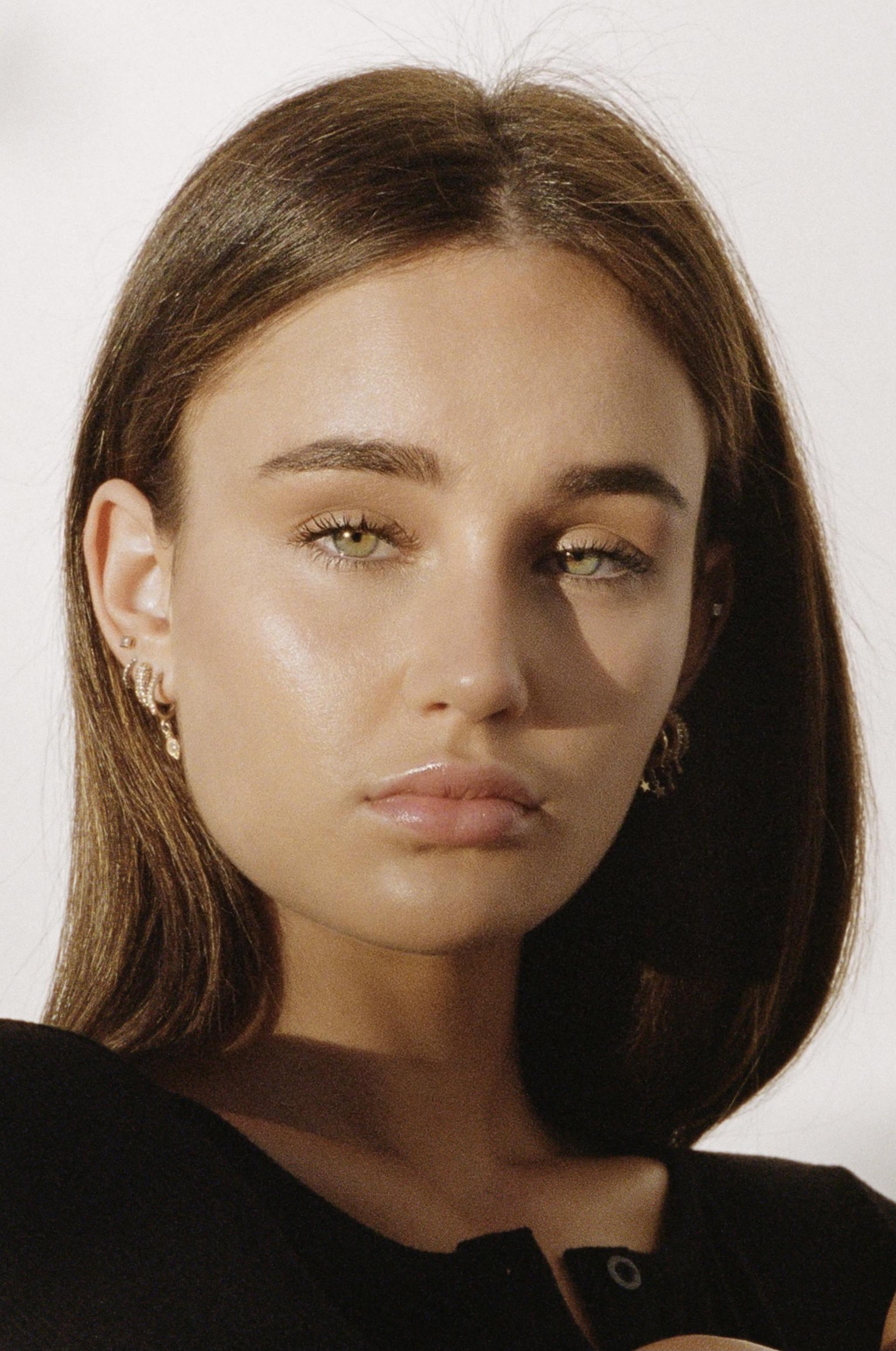 actor Melanie Britton large photo