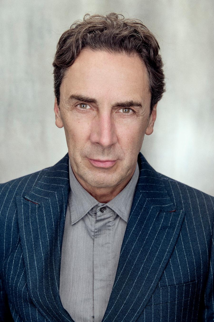 actor Steven Elliot large photo