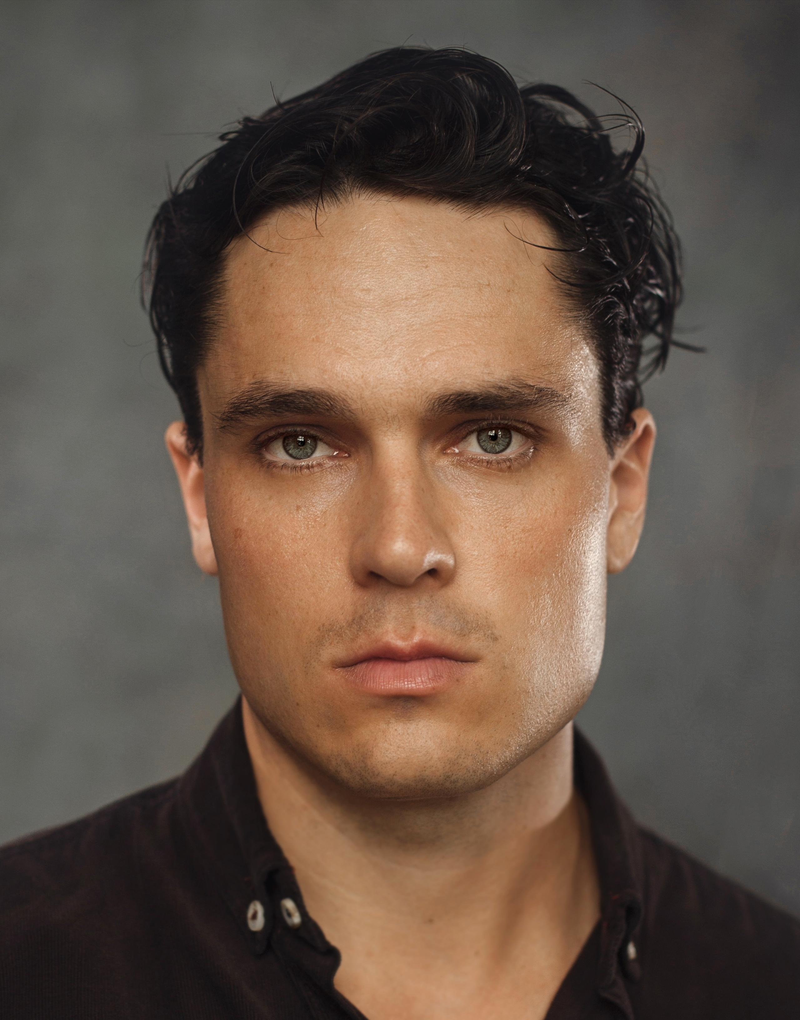 actor Sam Woodhams large photo