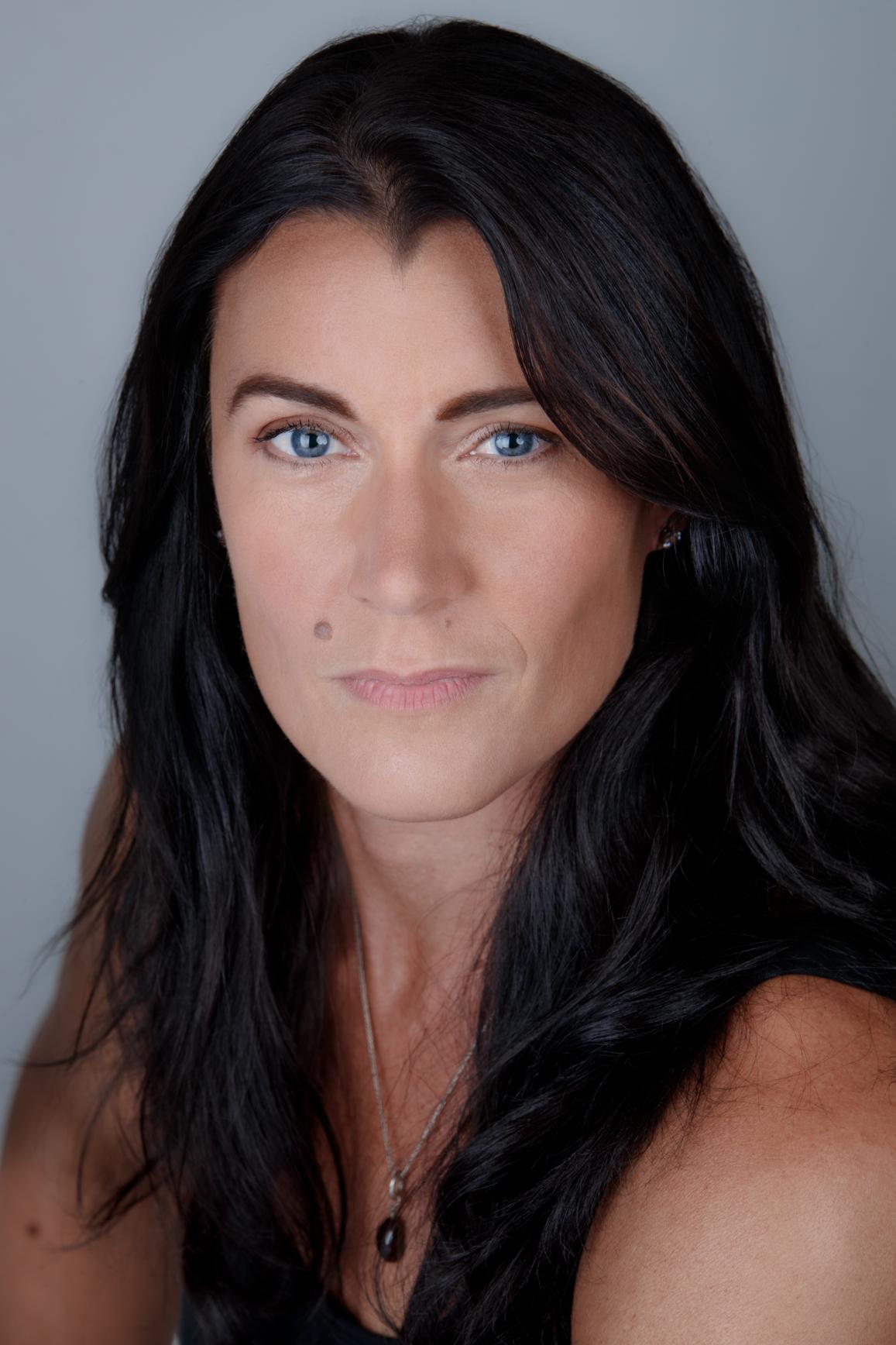 actor Vesna Ennis large photo