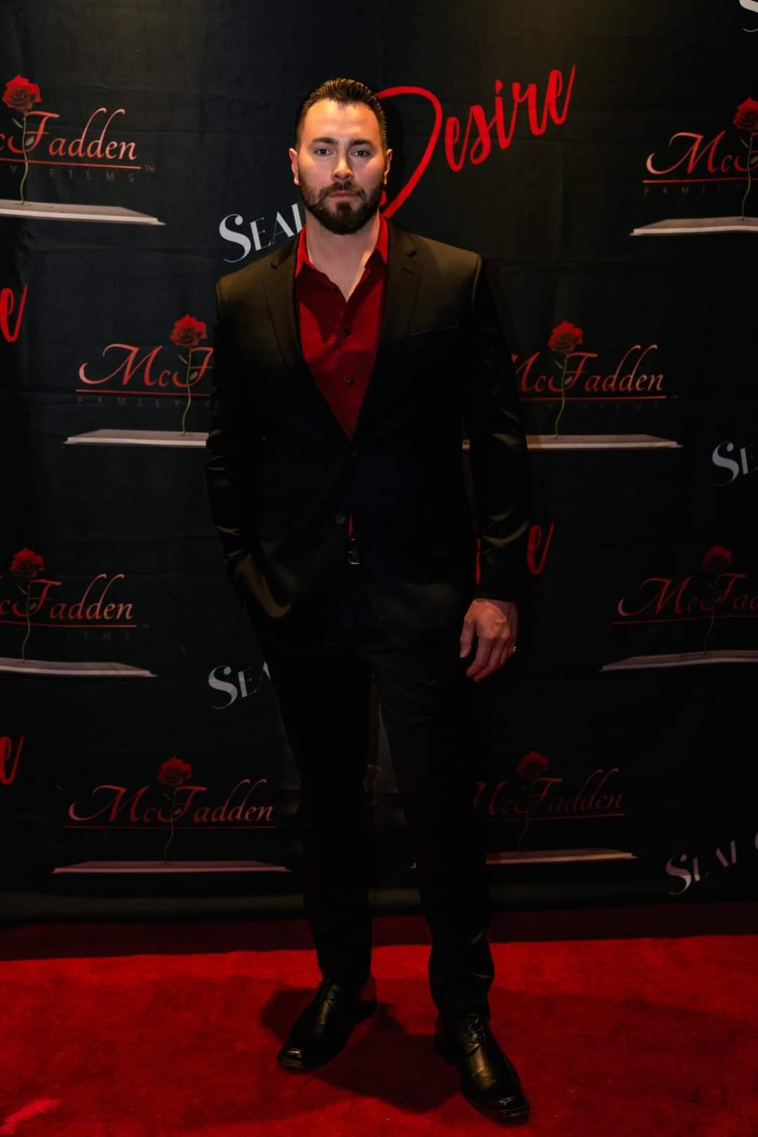 actor Brad Coffey large photo