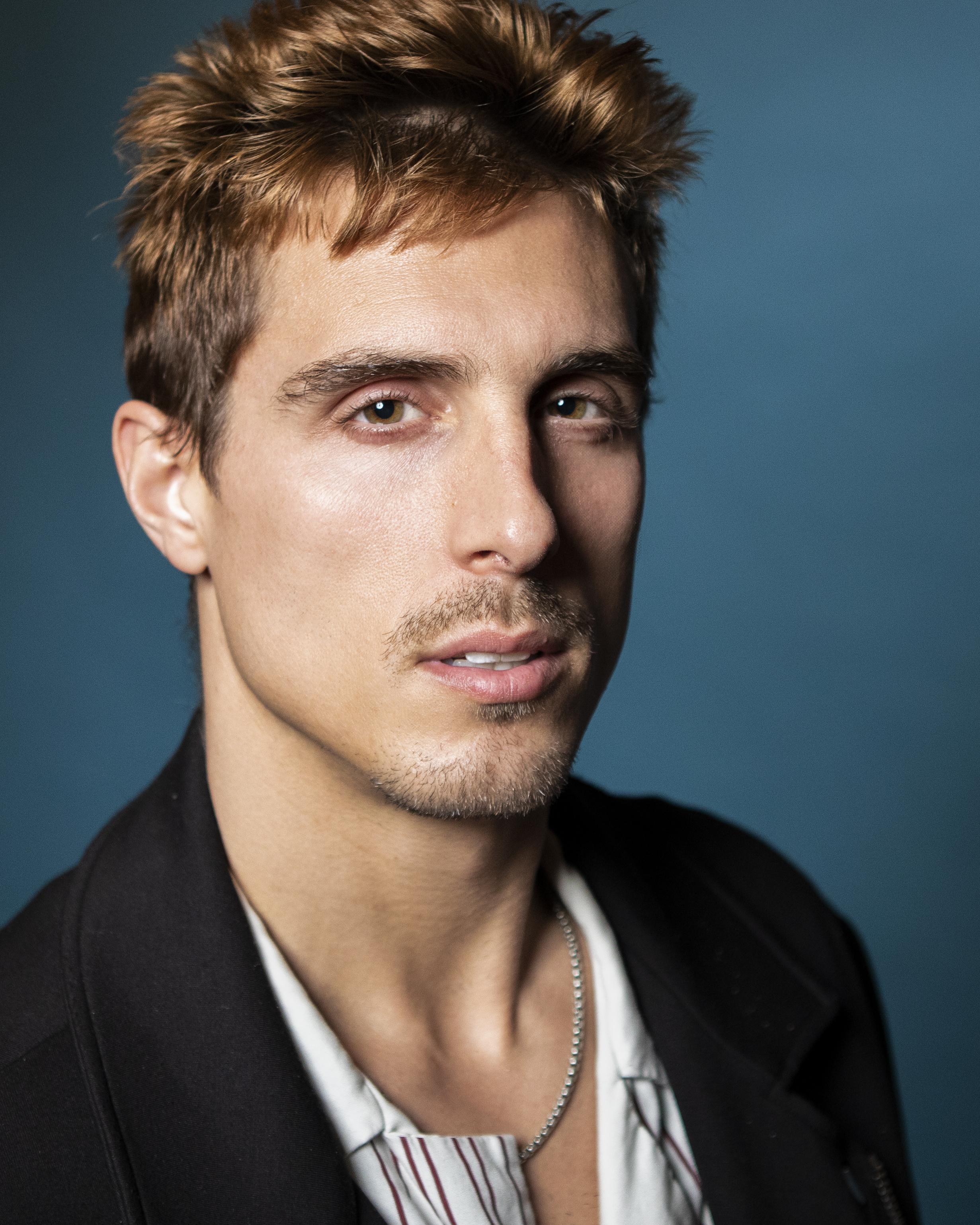 actor Kyle Glenn large photo