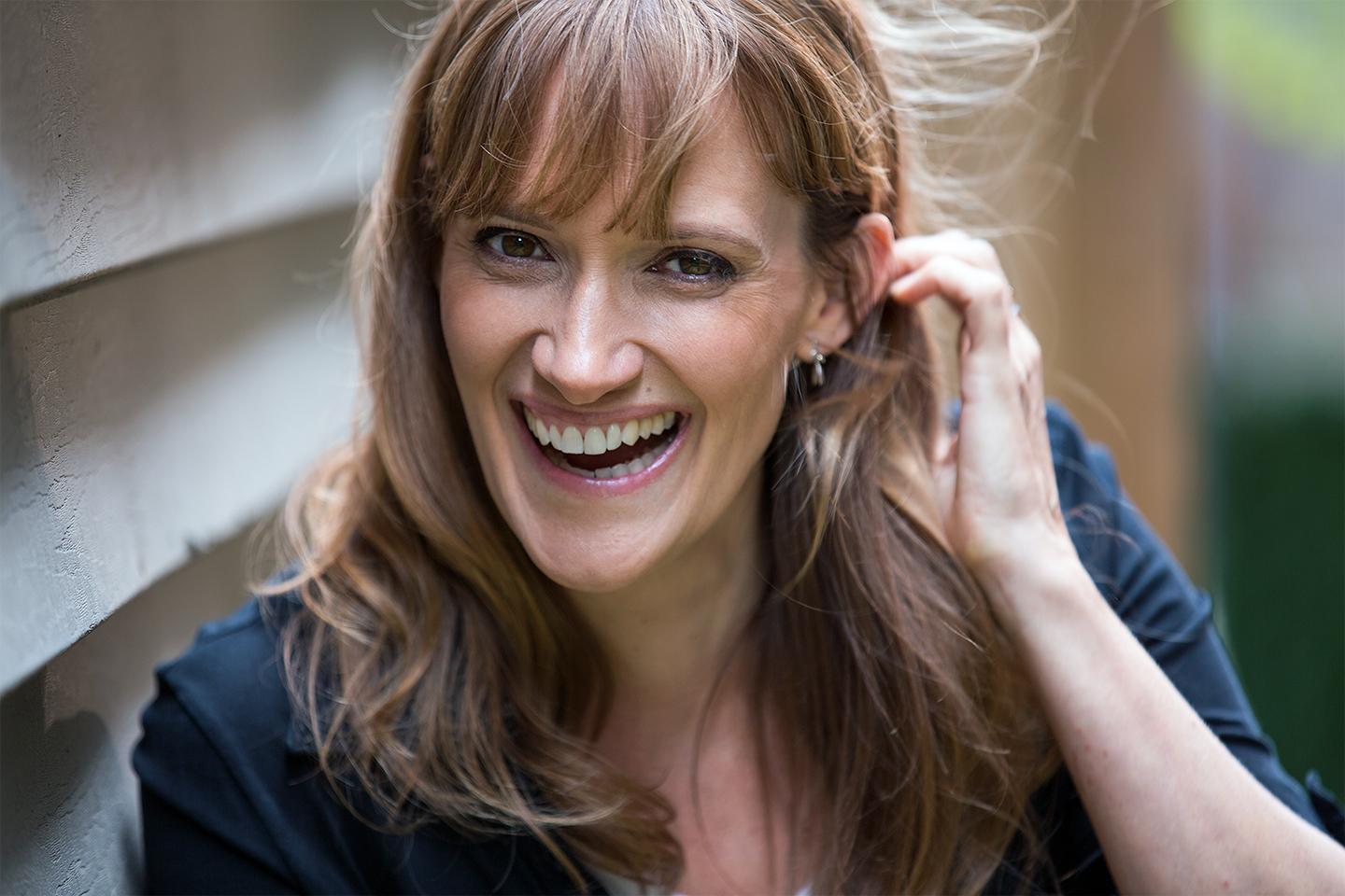 actor Laura Frenzer large photo