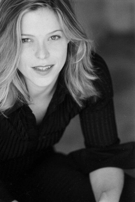 actor Ariadne Shaffer large photo