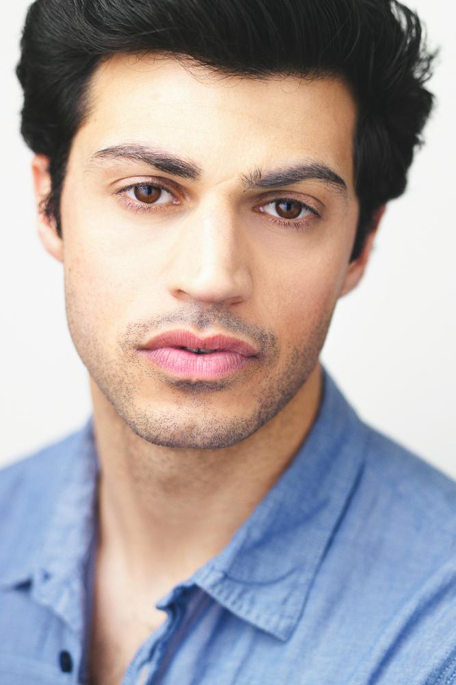 actor Peter Evangelista large photo