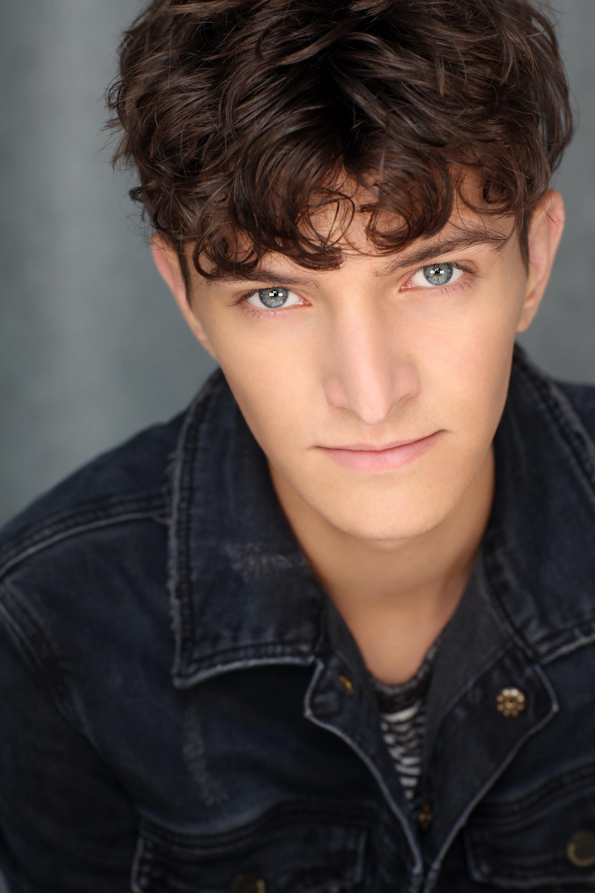 actor Kaden Hinkle large photo