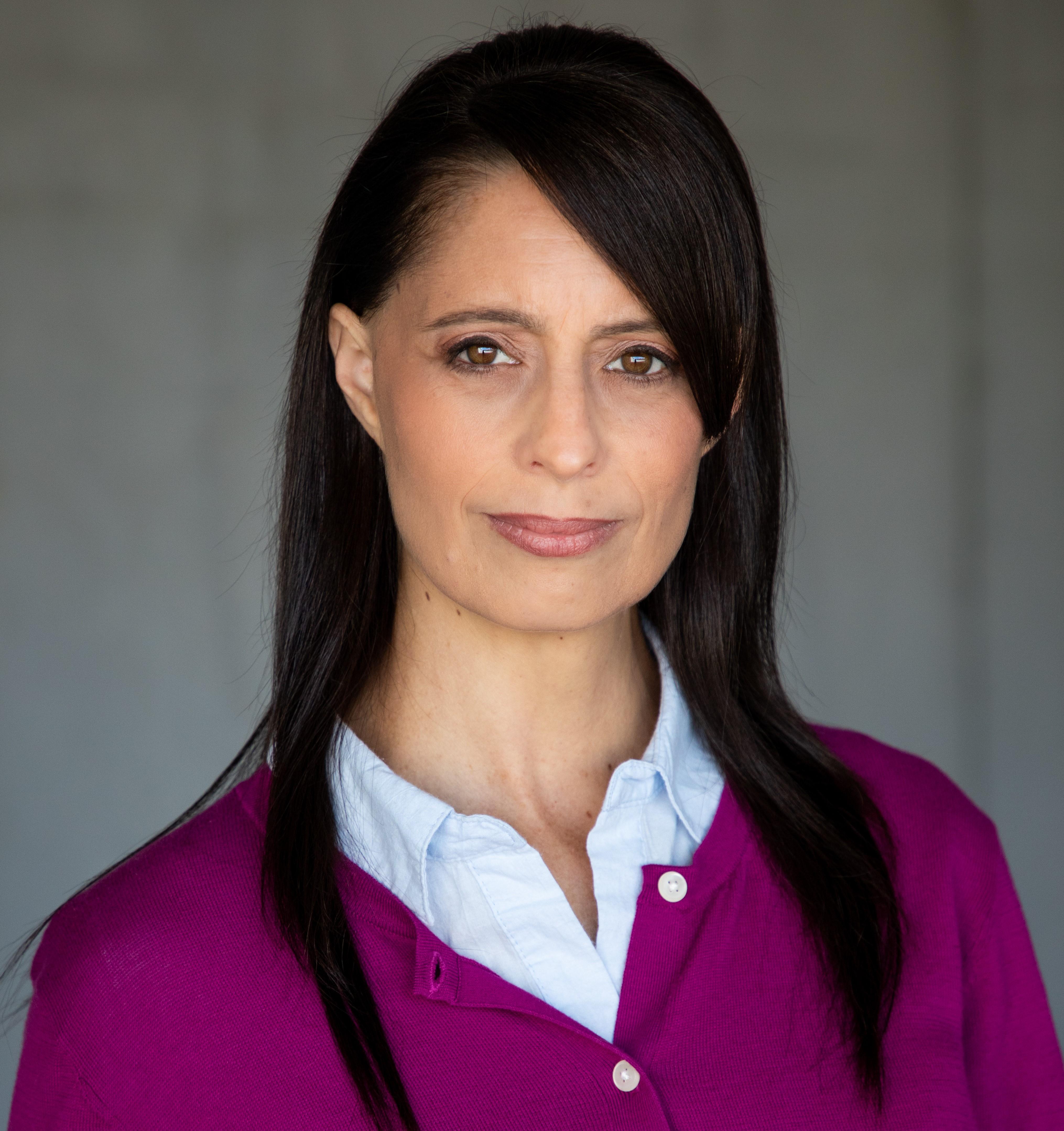 actor Laura Turcsak large photo