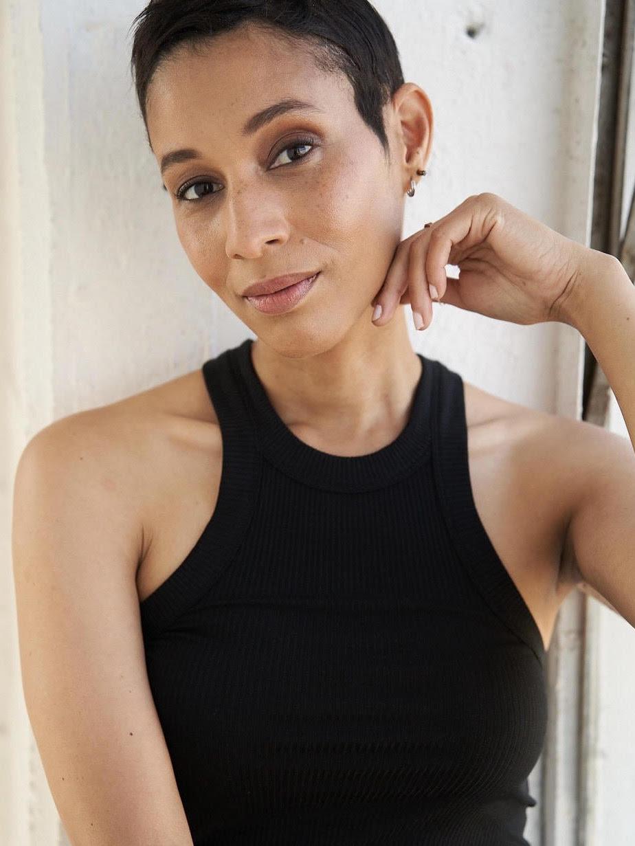 actor Estrella Cristina large photo