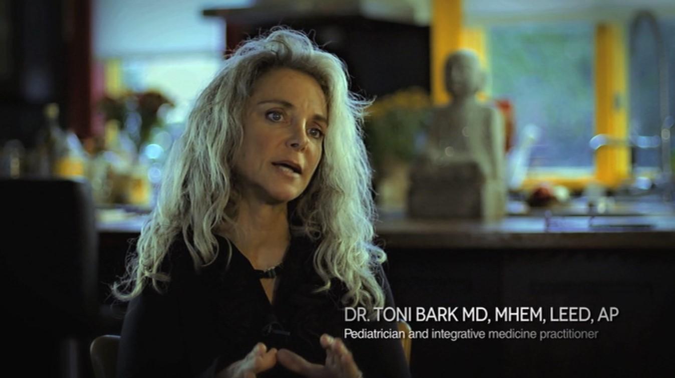 actor Toni Bark large photo