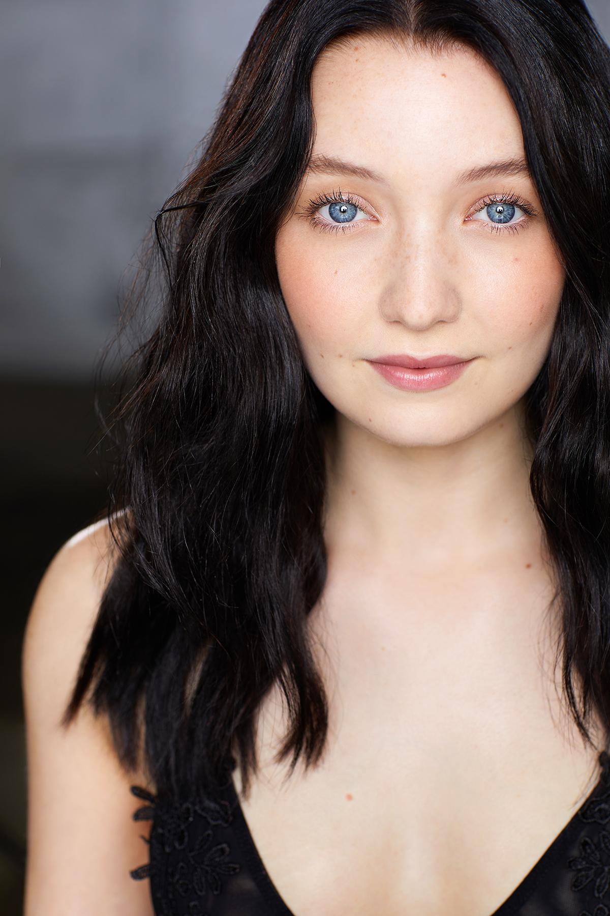 actor Lauren Esposito large photo