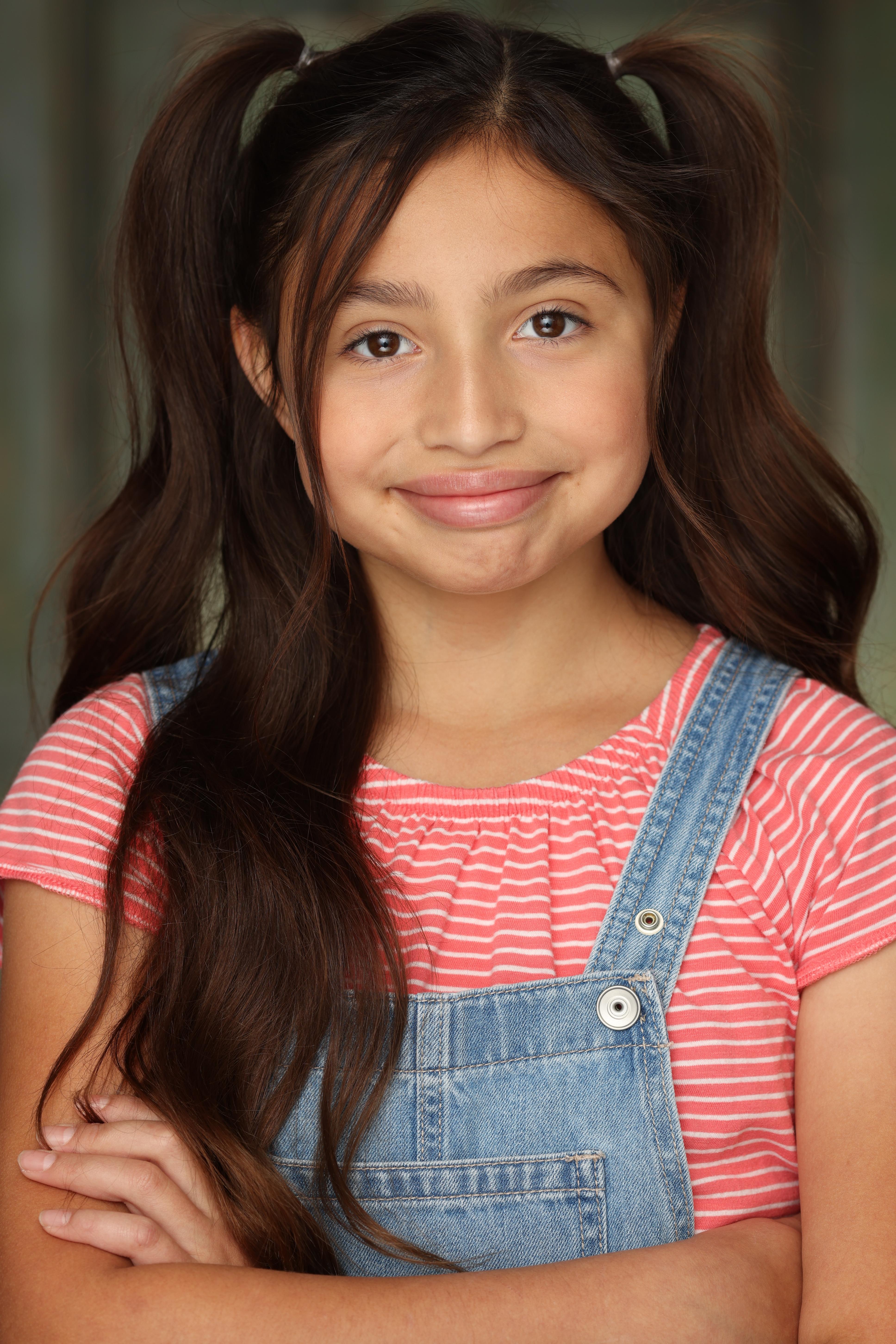 actor Alina Abbe large photo