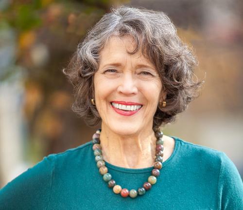 actor Holly Turner large photo